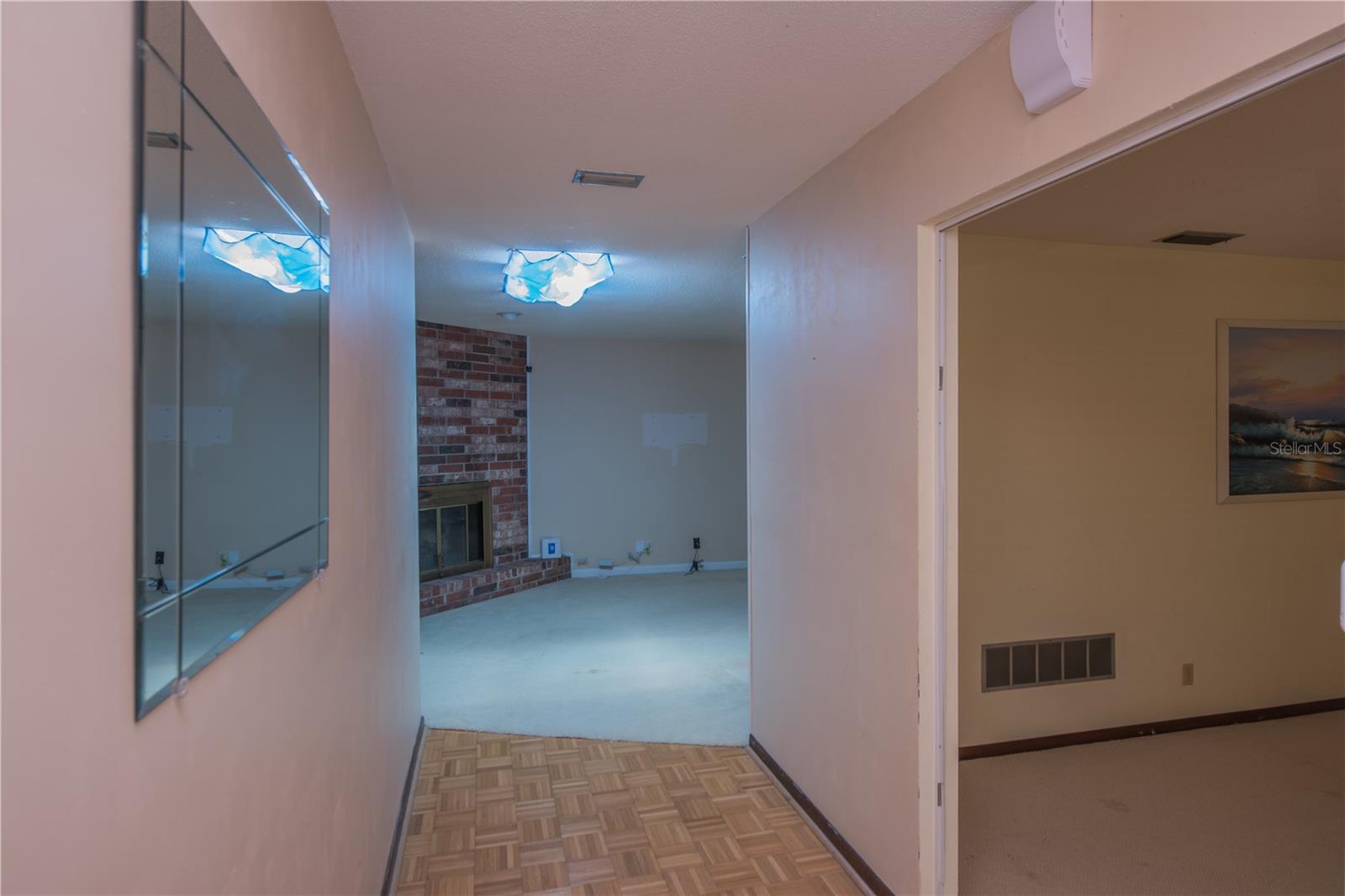 34 Oakmont Cir Property Photo 3