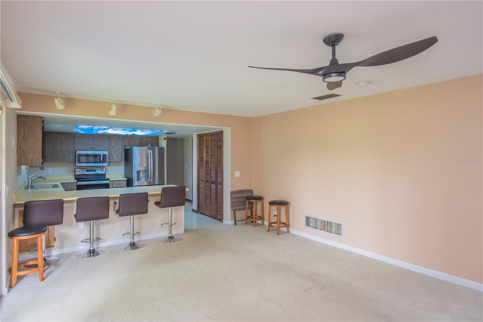 34 Oakmont Cir Property Photo 7