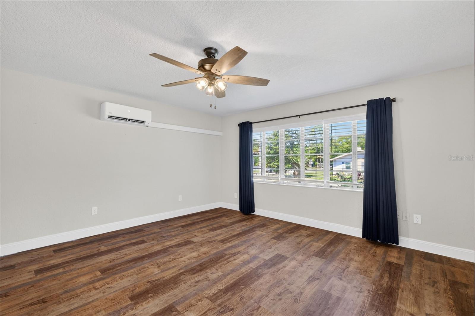 1012 N Baker St Property Photo 16
