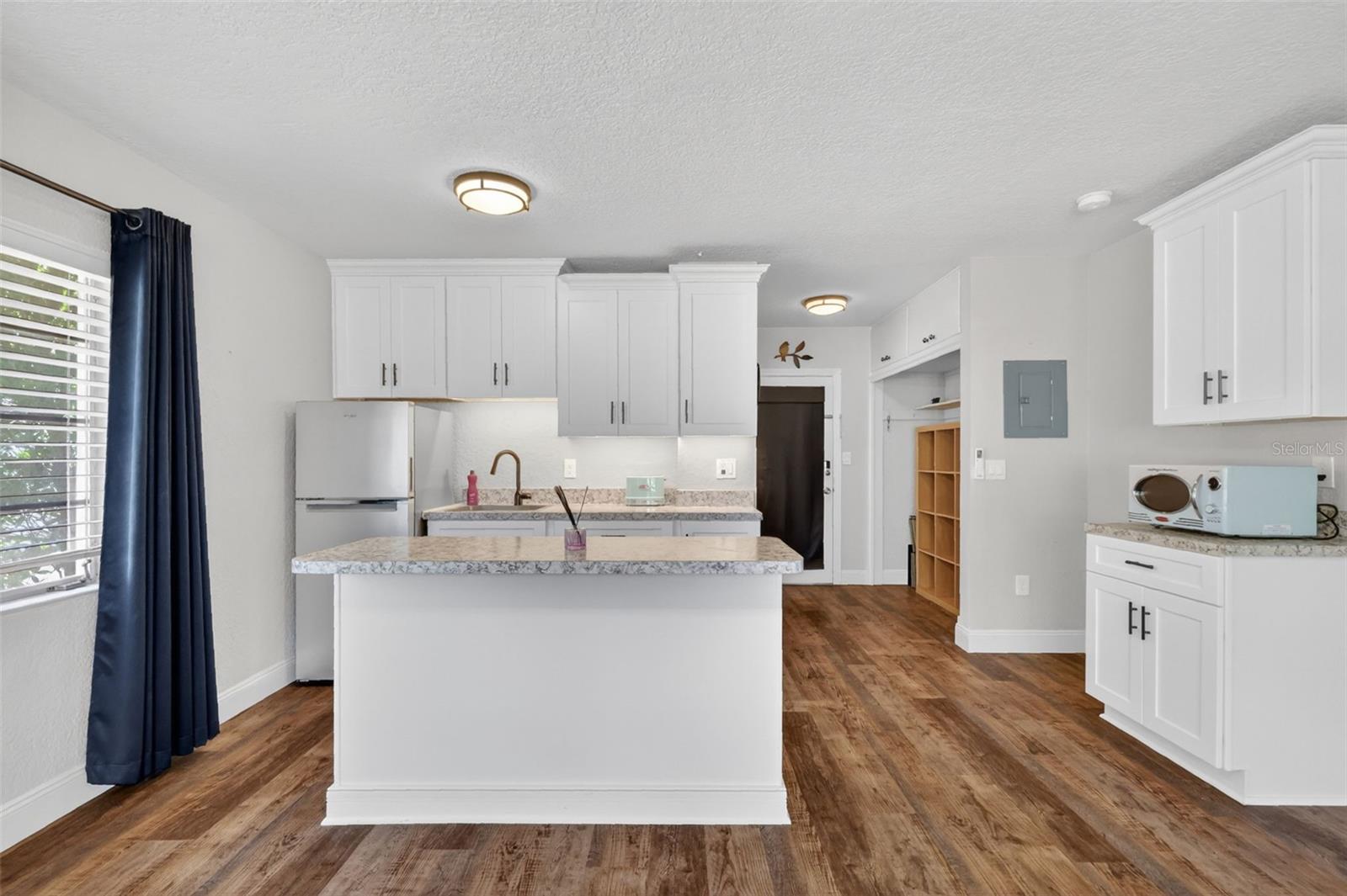 1012 N Baker St Property Photo 18