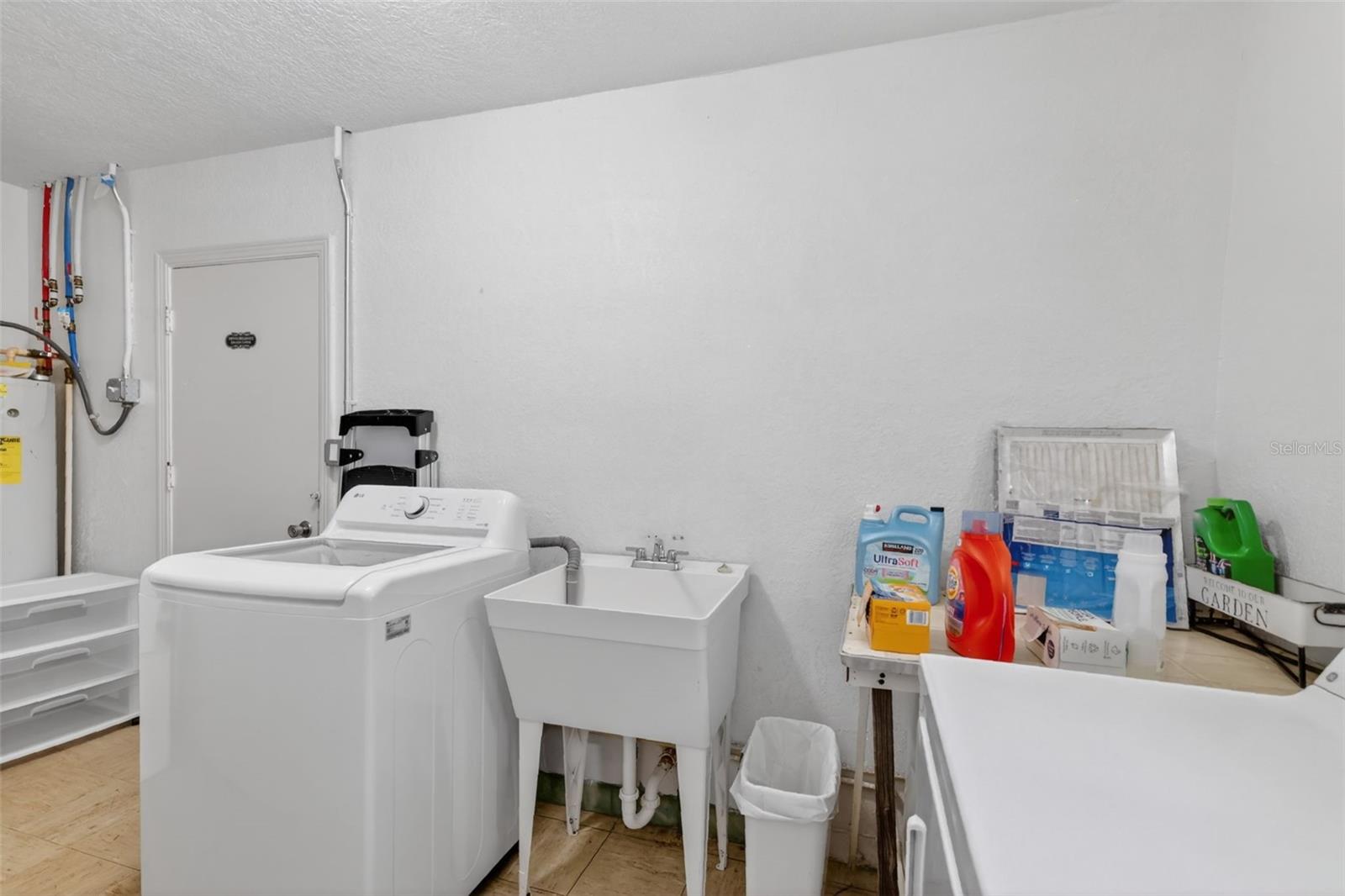 1012 N Baker St Property Photo 45