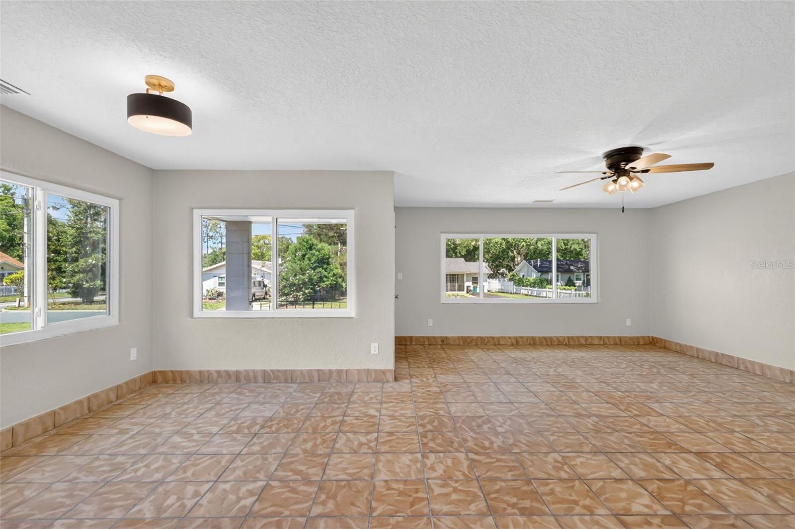 1012 N Baker St Property Photo 50