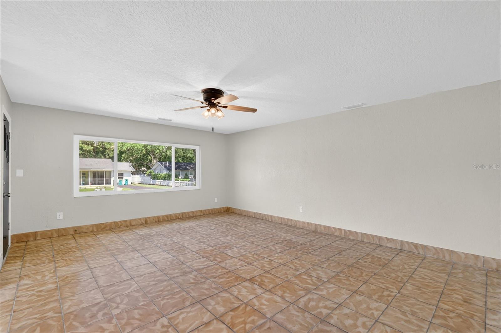 1012 N Baker St Property Photo 51
