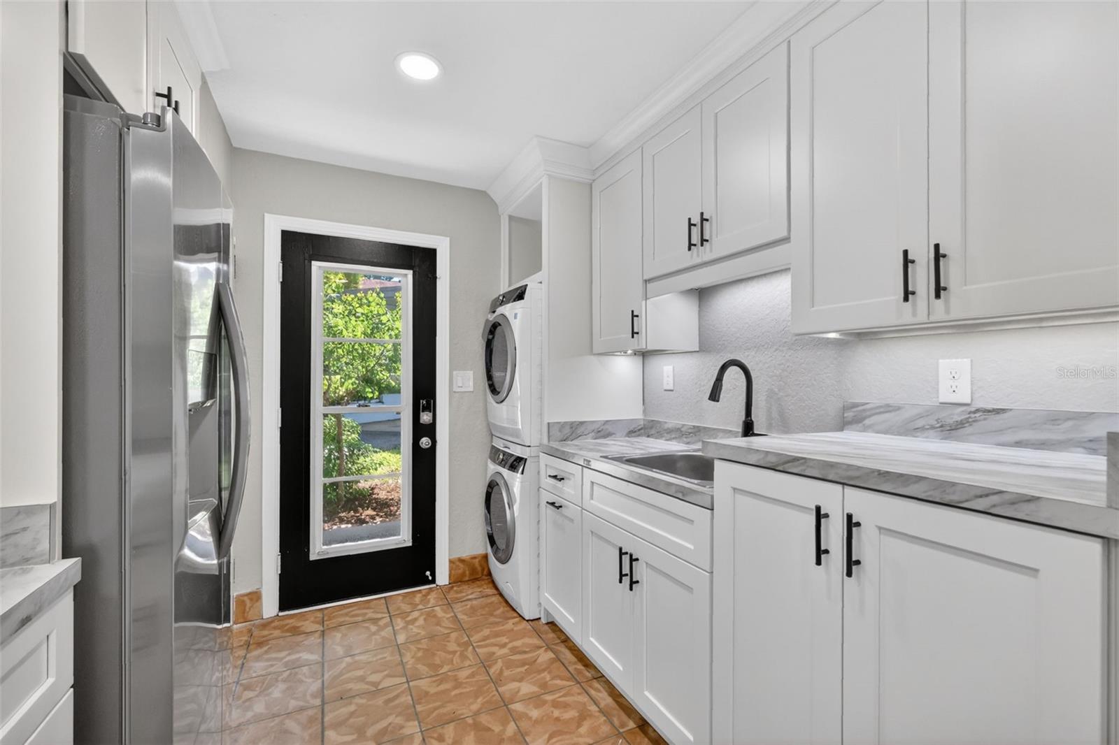 1012 N Baker St Property Photo 86