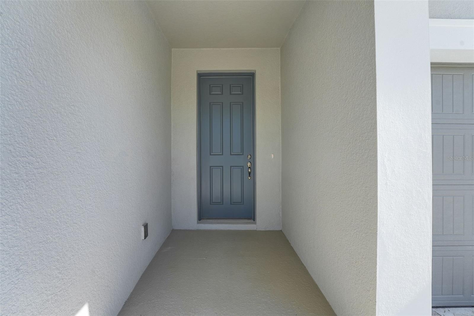 17546 Valleywood Pkwy Property Photo 2