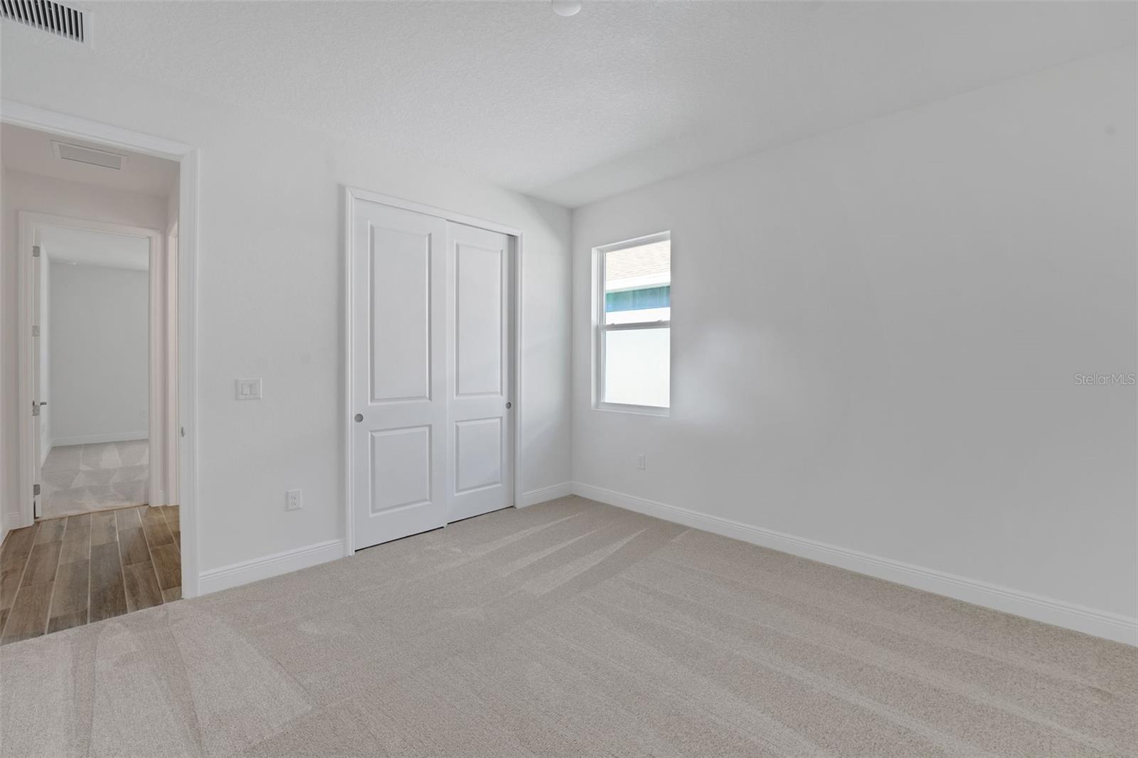 17546 Valleywood Pkwy Property Photo 6