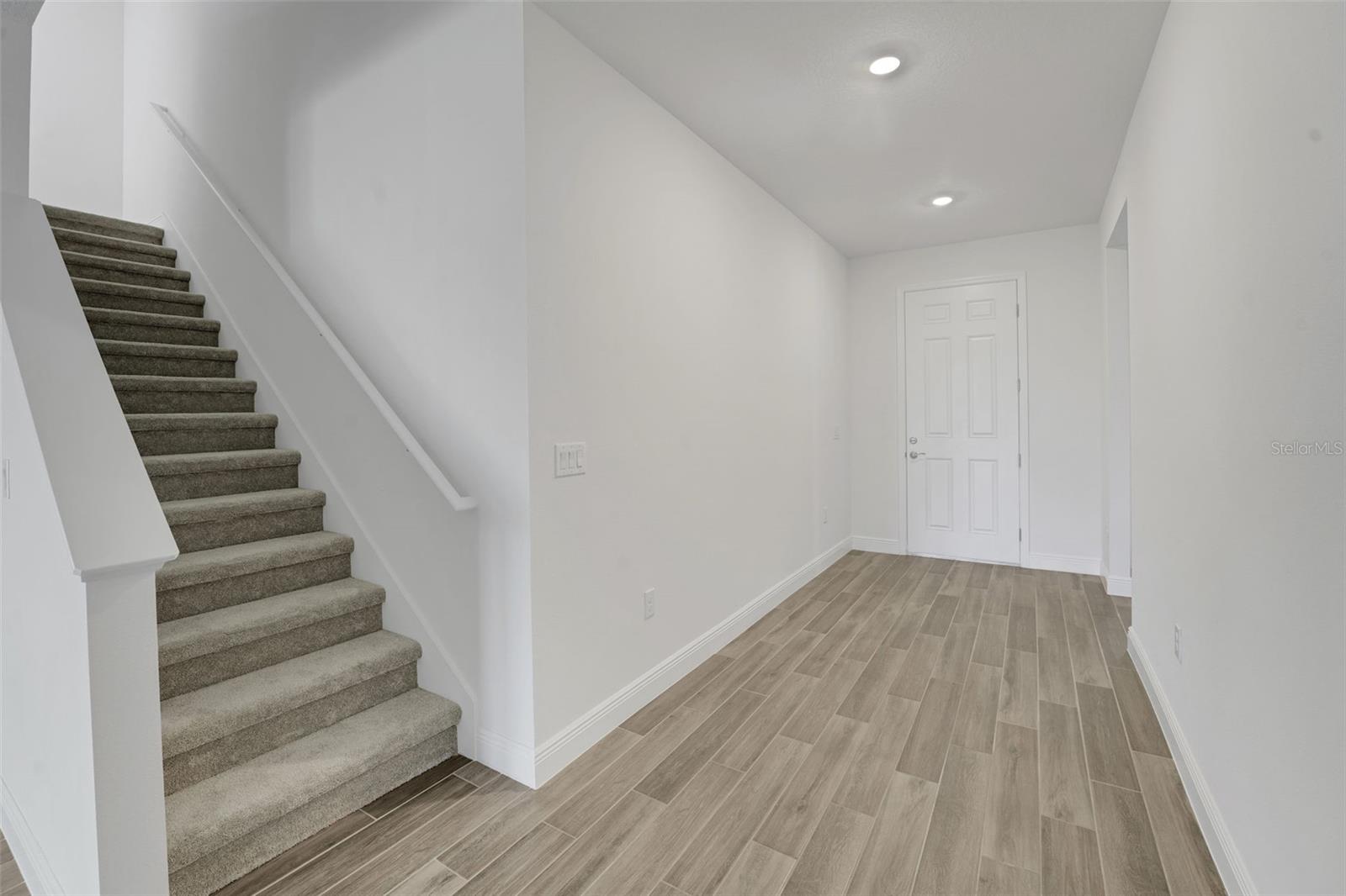 17546 Valleywood Pkwy Property Photo 9