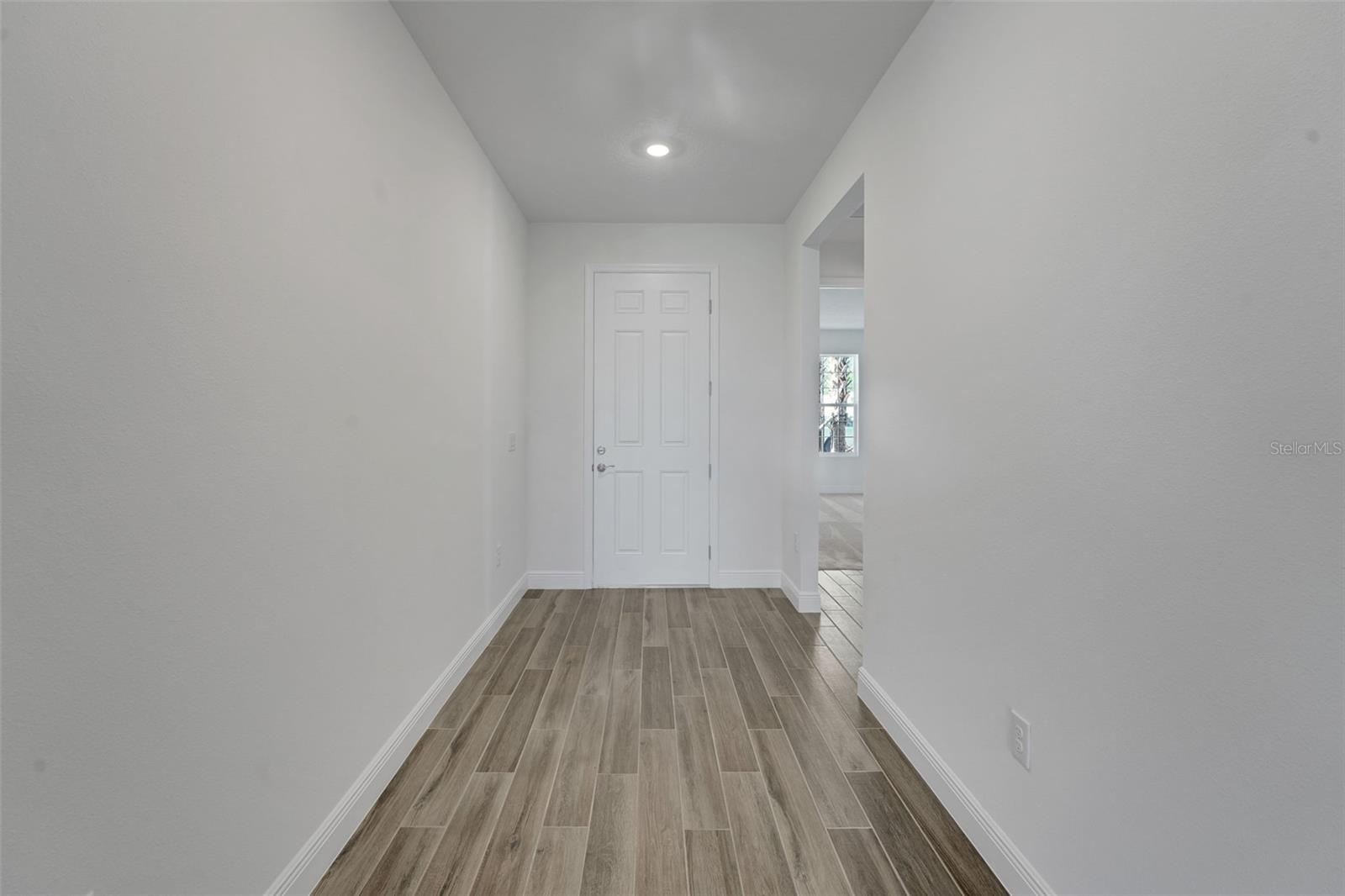 17546 Valleywood Pkwy Property Photo 10