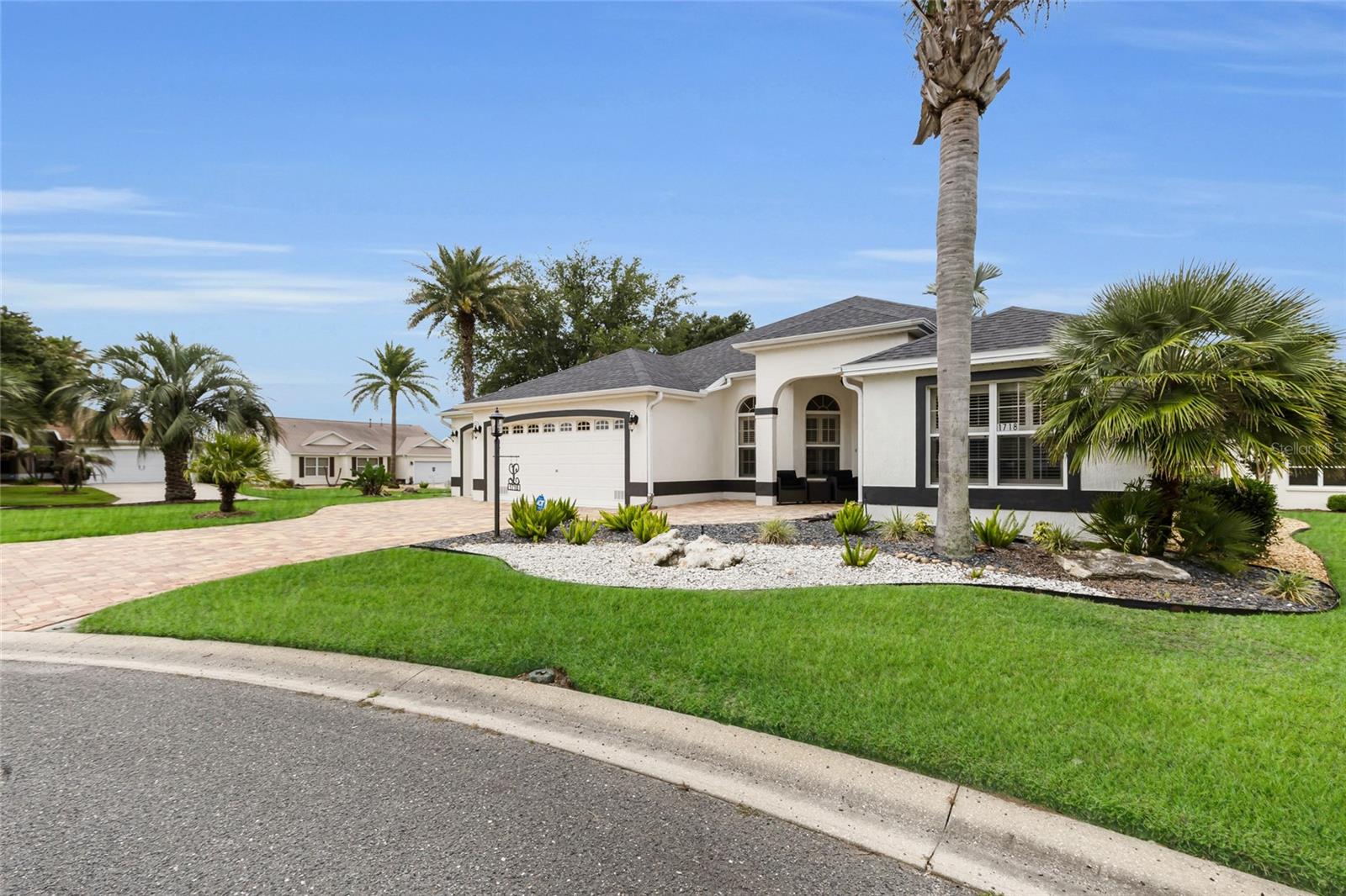 1718 Means Ln Property Photo 2