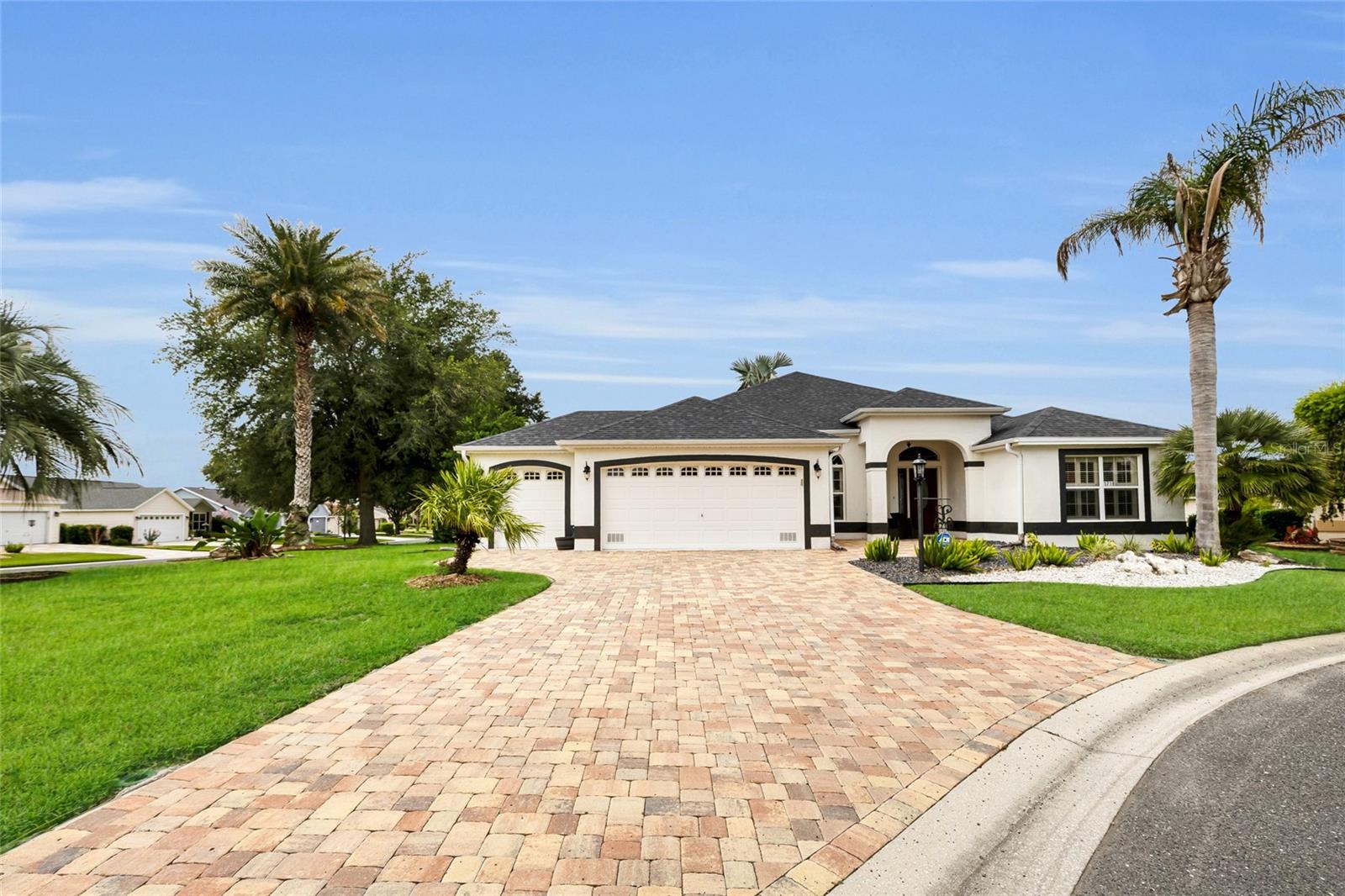 1718 Means Ln Property Photo 4