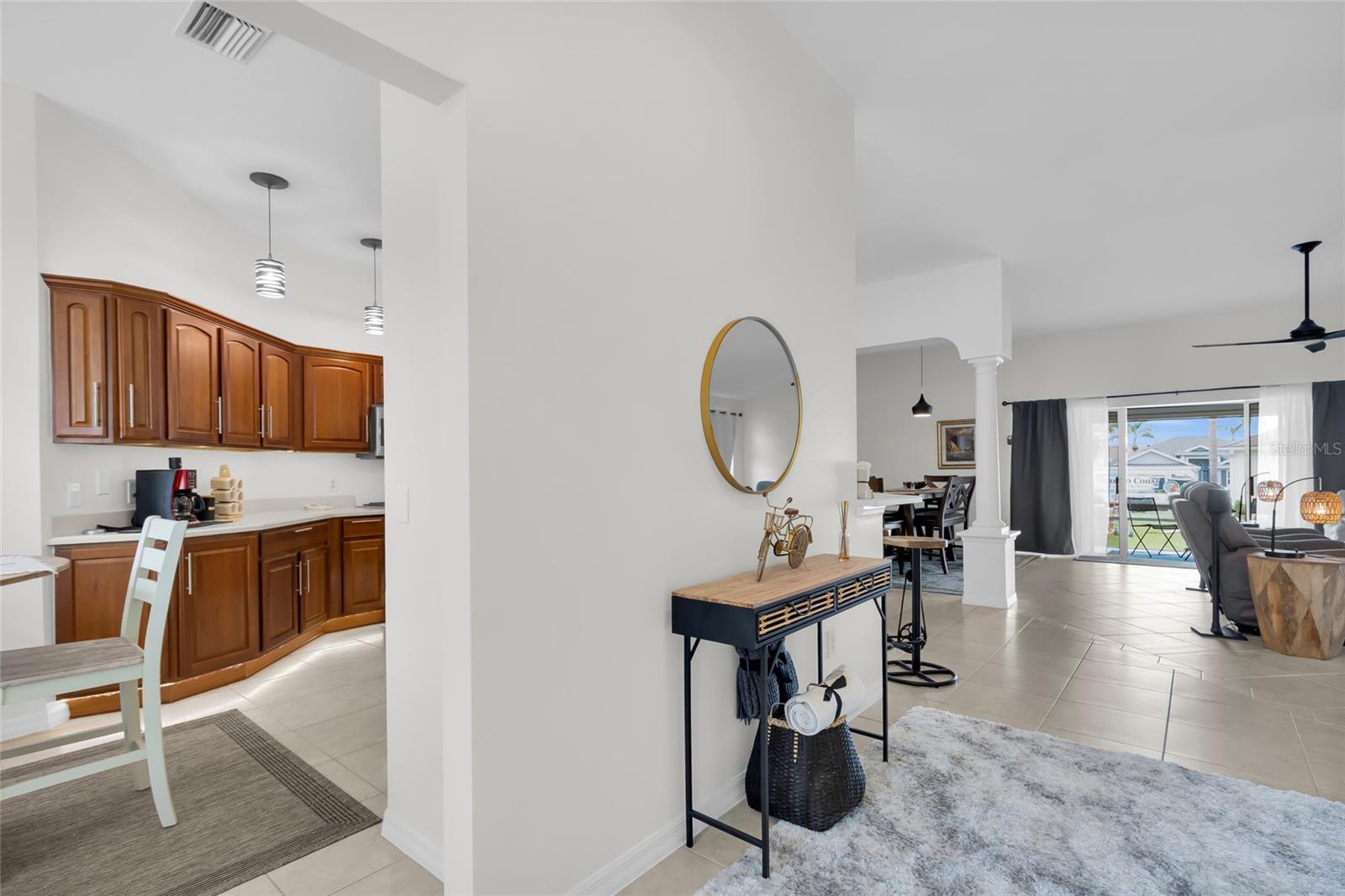 1718 Means Ln Property Photo 18