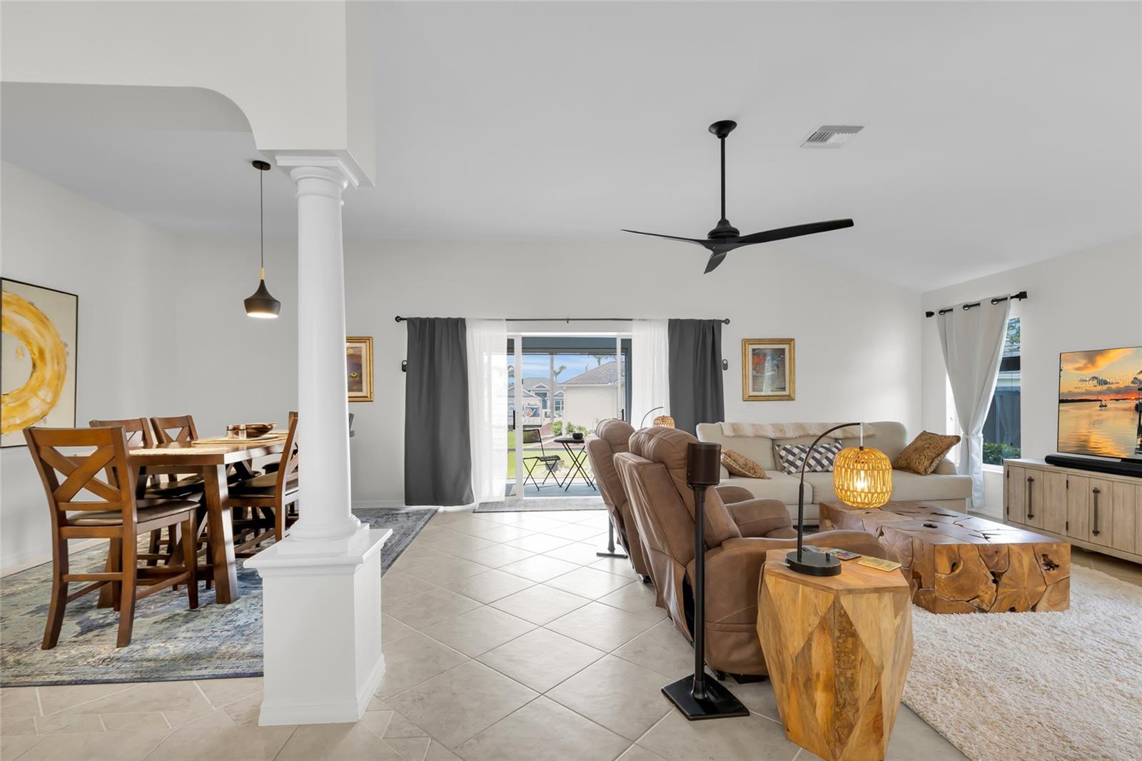 1718 Means Ln Property Photo 25