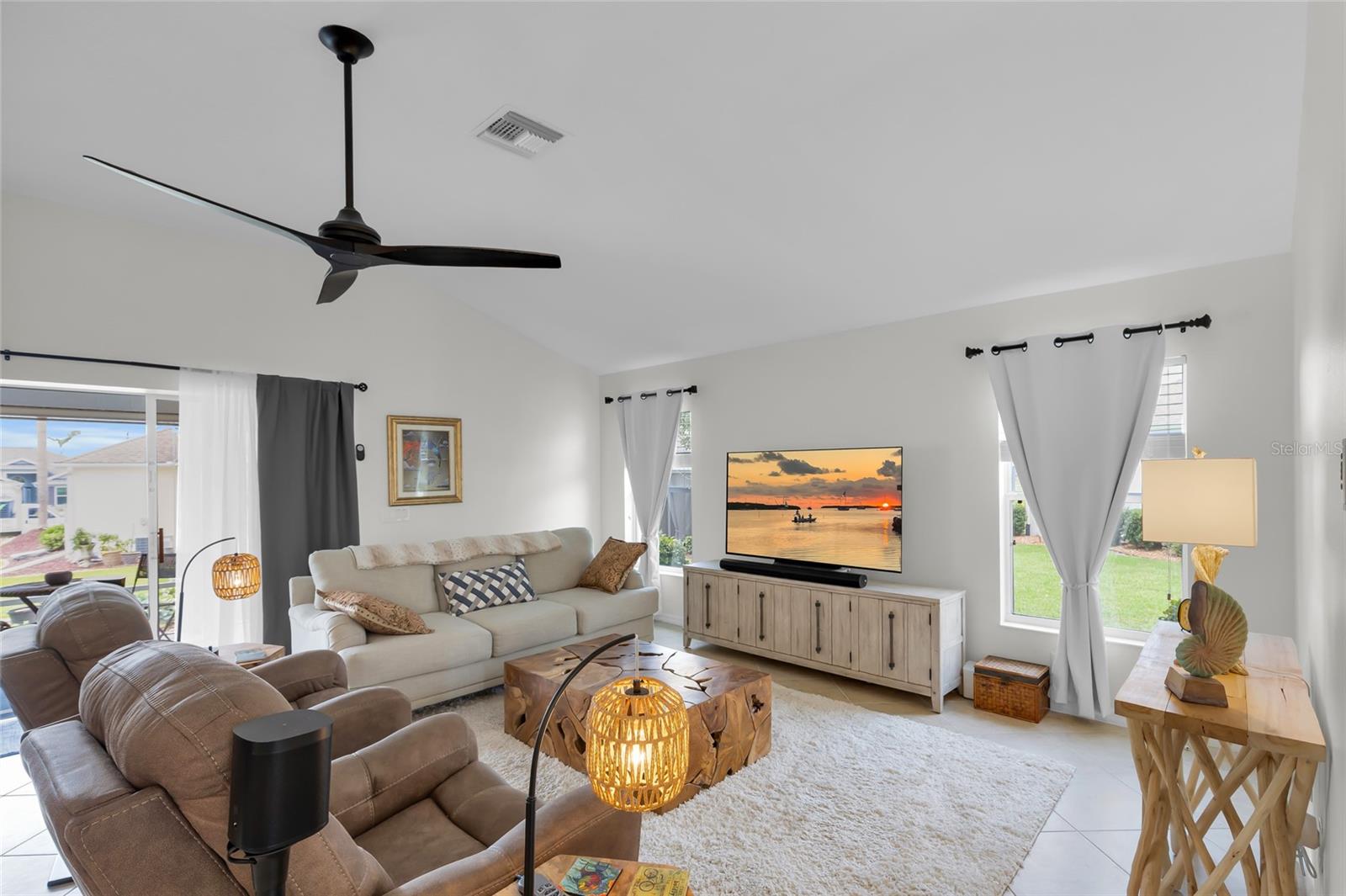 1718 Means Ln Property Photo 26