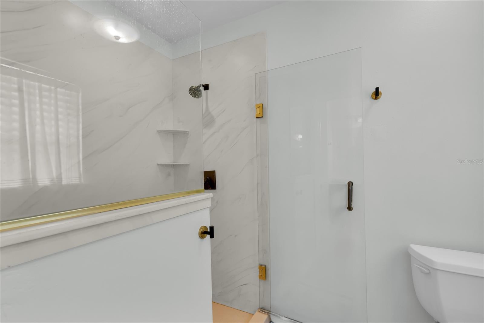 1718 Means Ln Property Photo 31