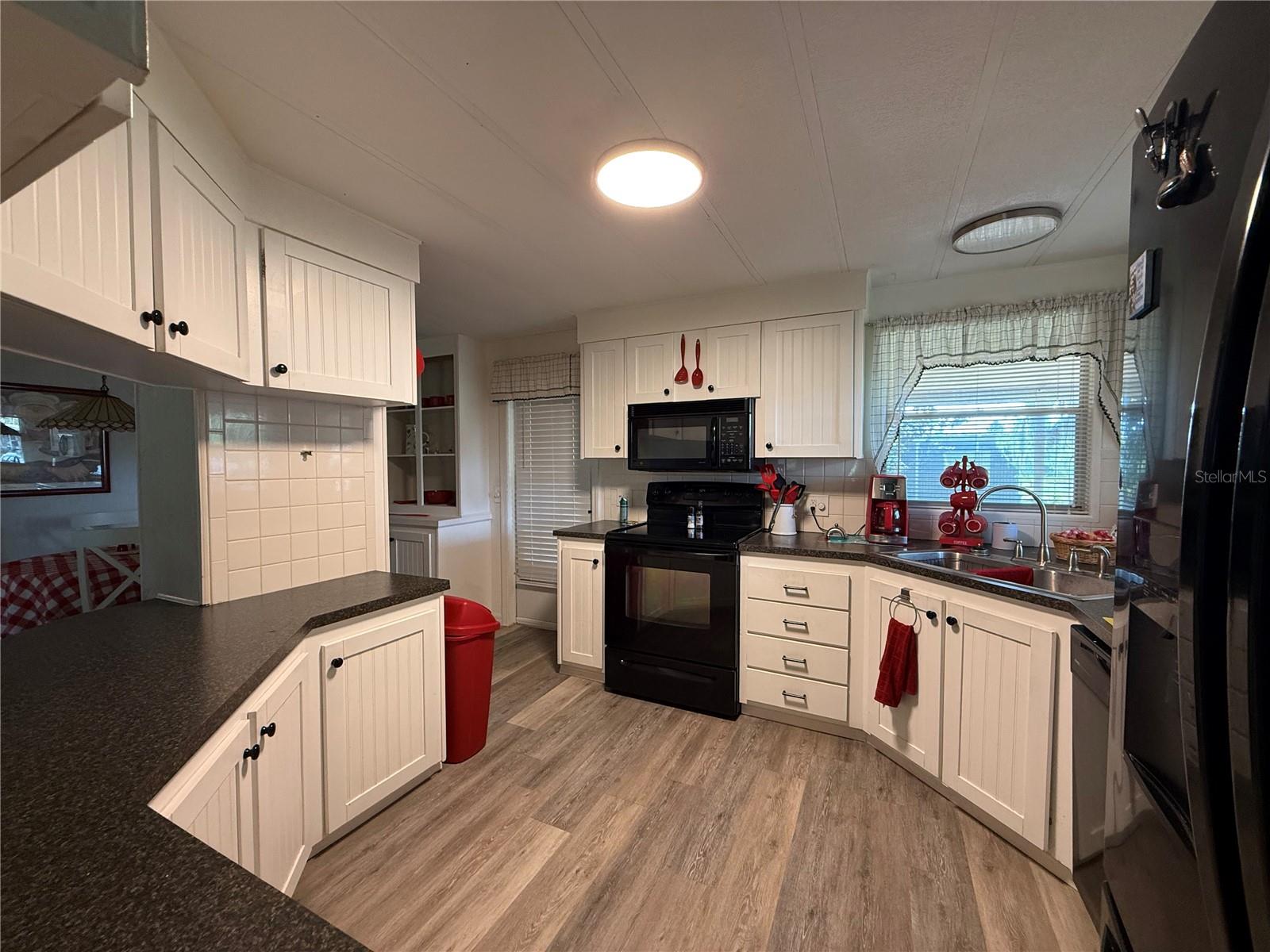 24 N Bobwhite Rd Property Photo 2