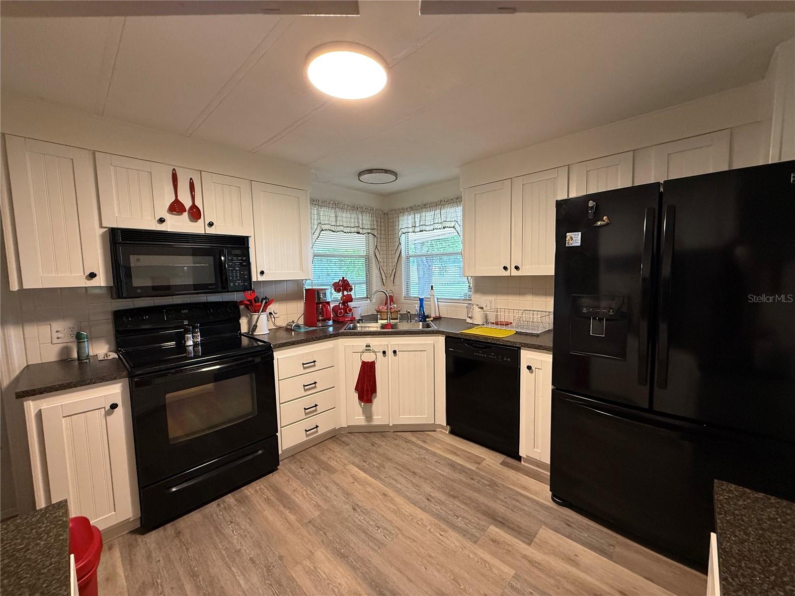 24 N Bobwhite Rd Property Photo 3