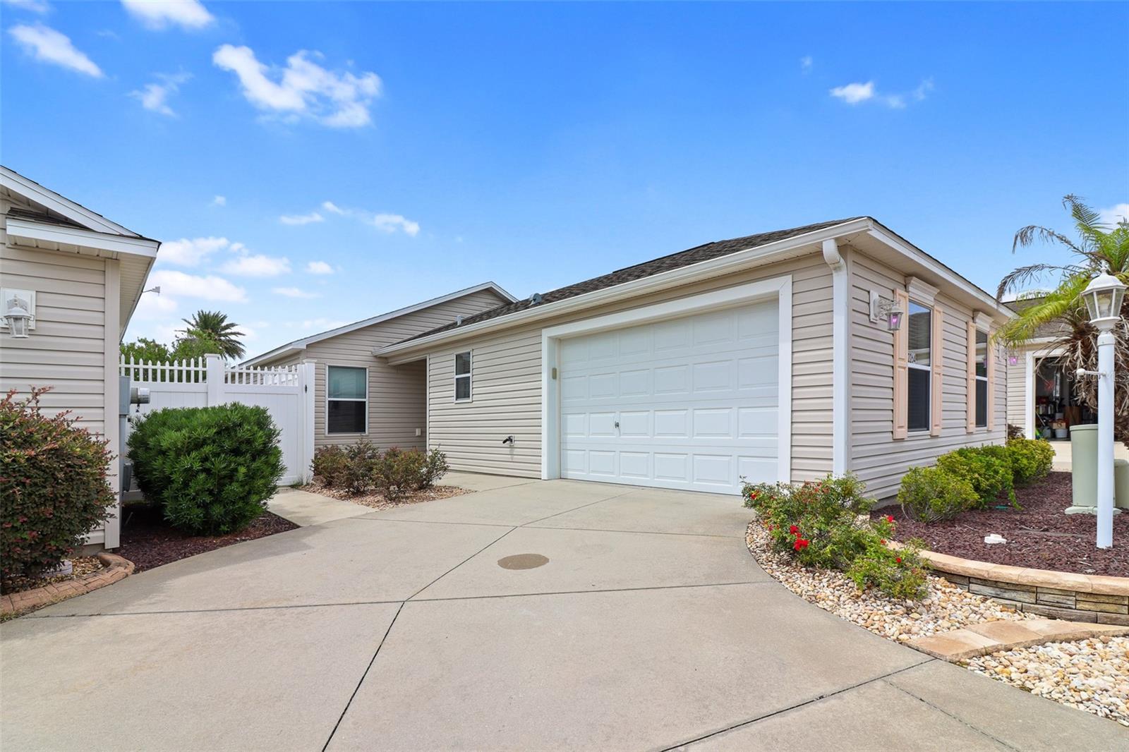2264 Wayland St Property Photo 1