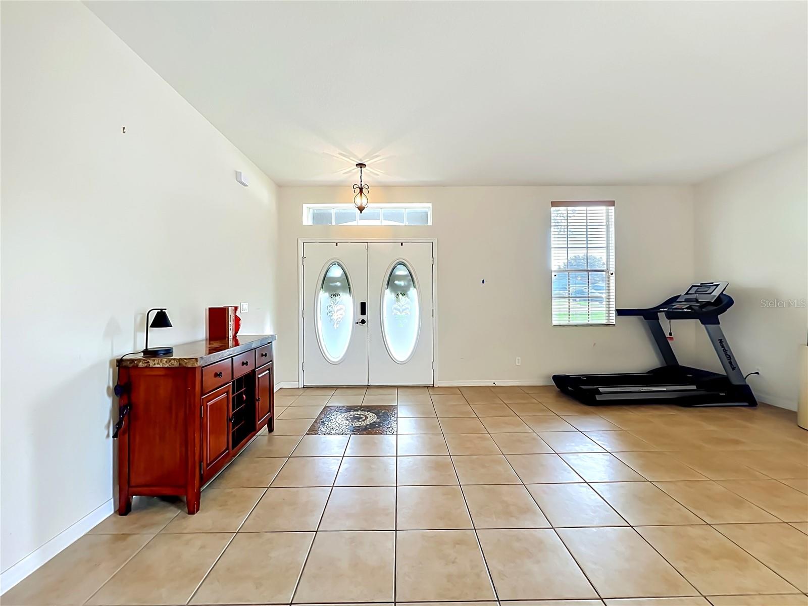 12912 Cloverdale Ln Property Photo 10