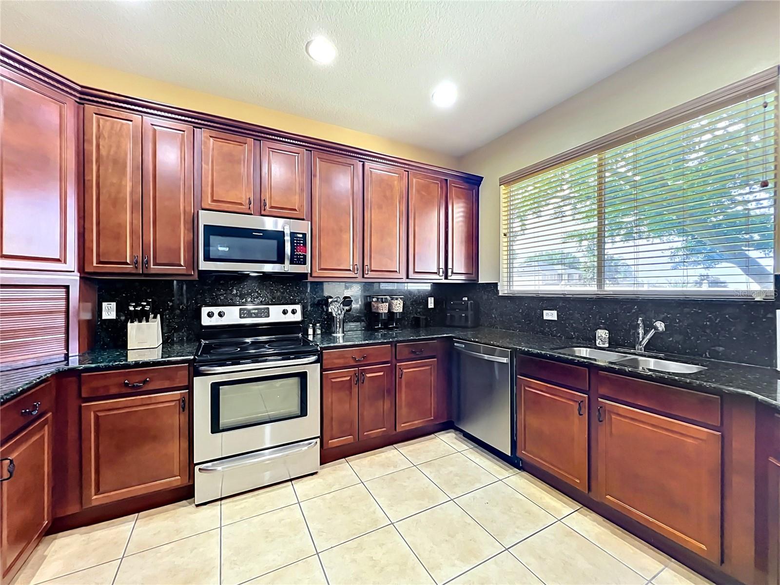 12912 Cloverdale Ln Property Photo 17