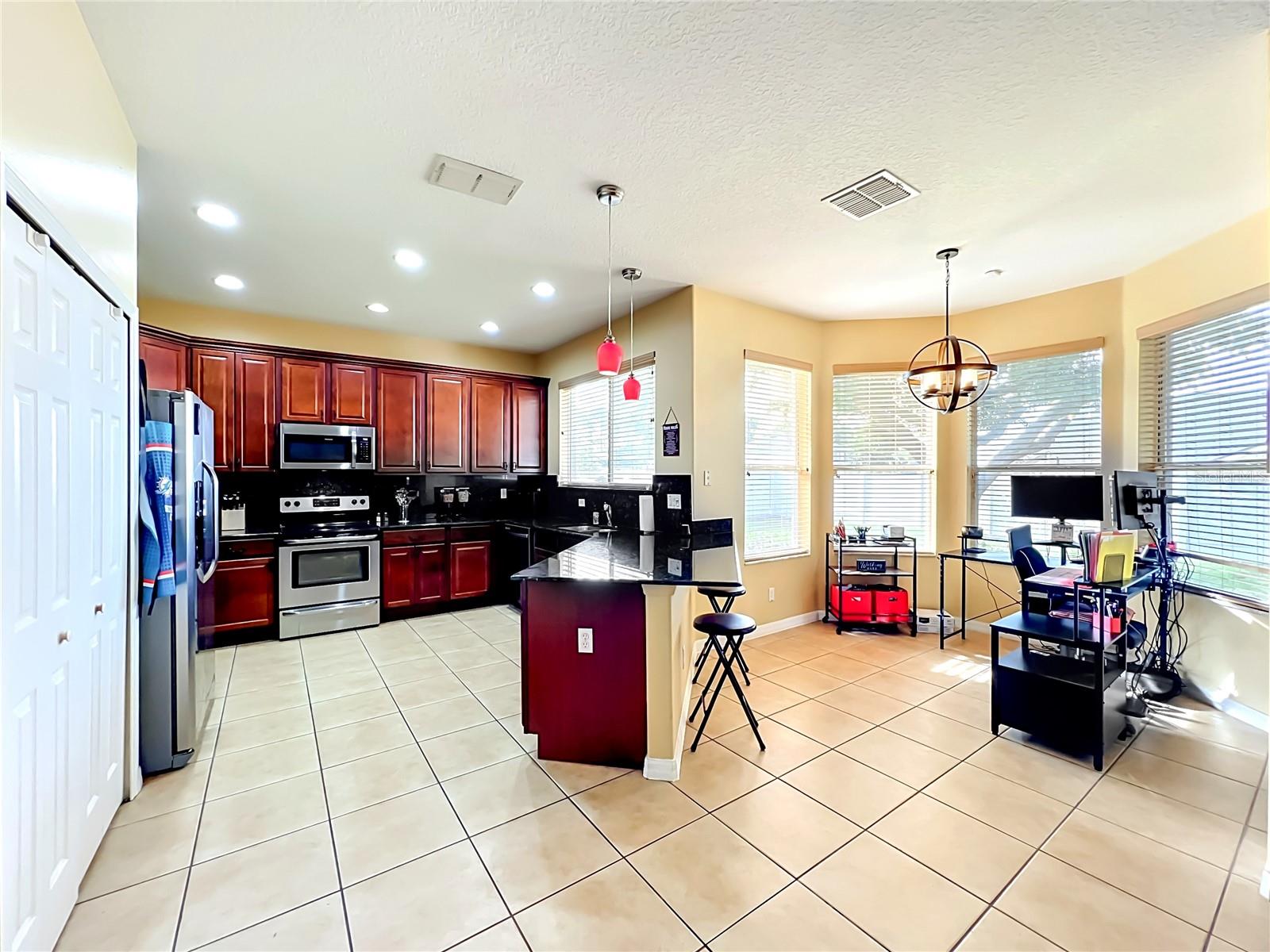 12912 Cloverdale Ln Property Photo 18