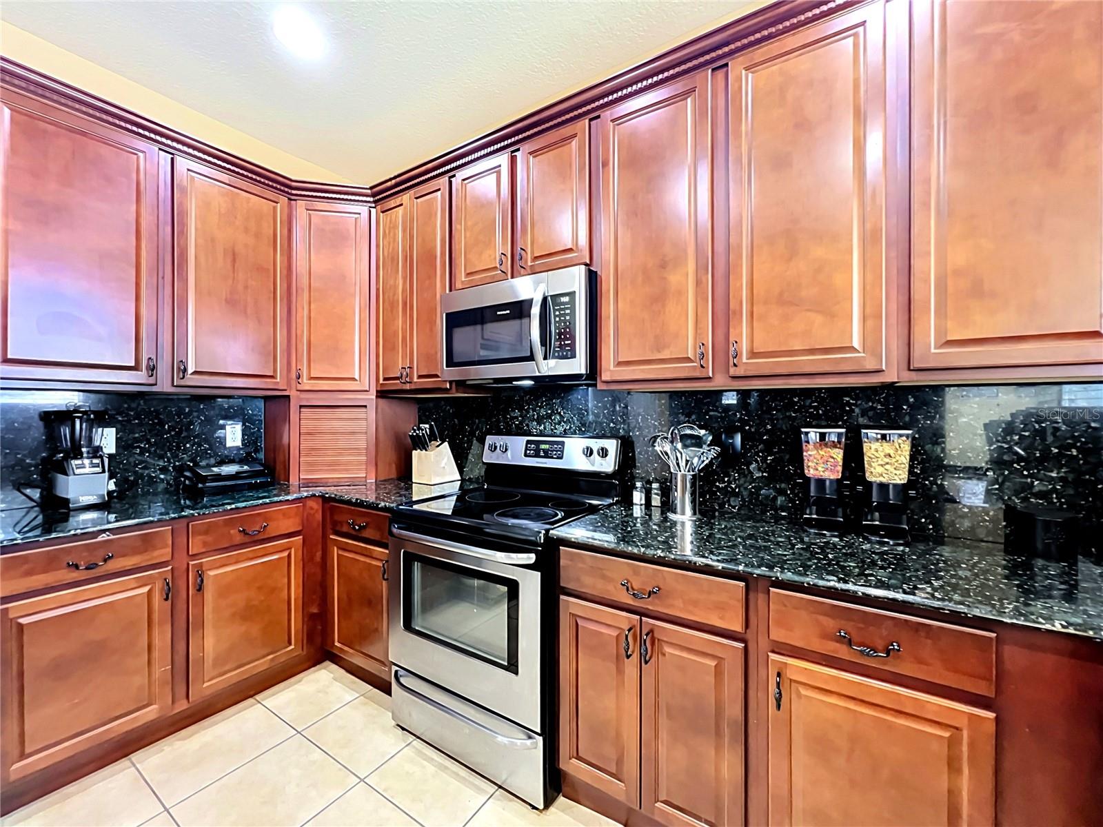 12912 Cloverdale Ln Property Photo 19