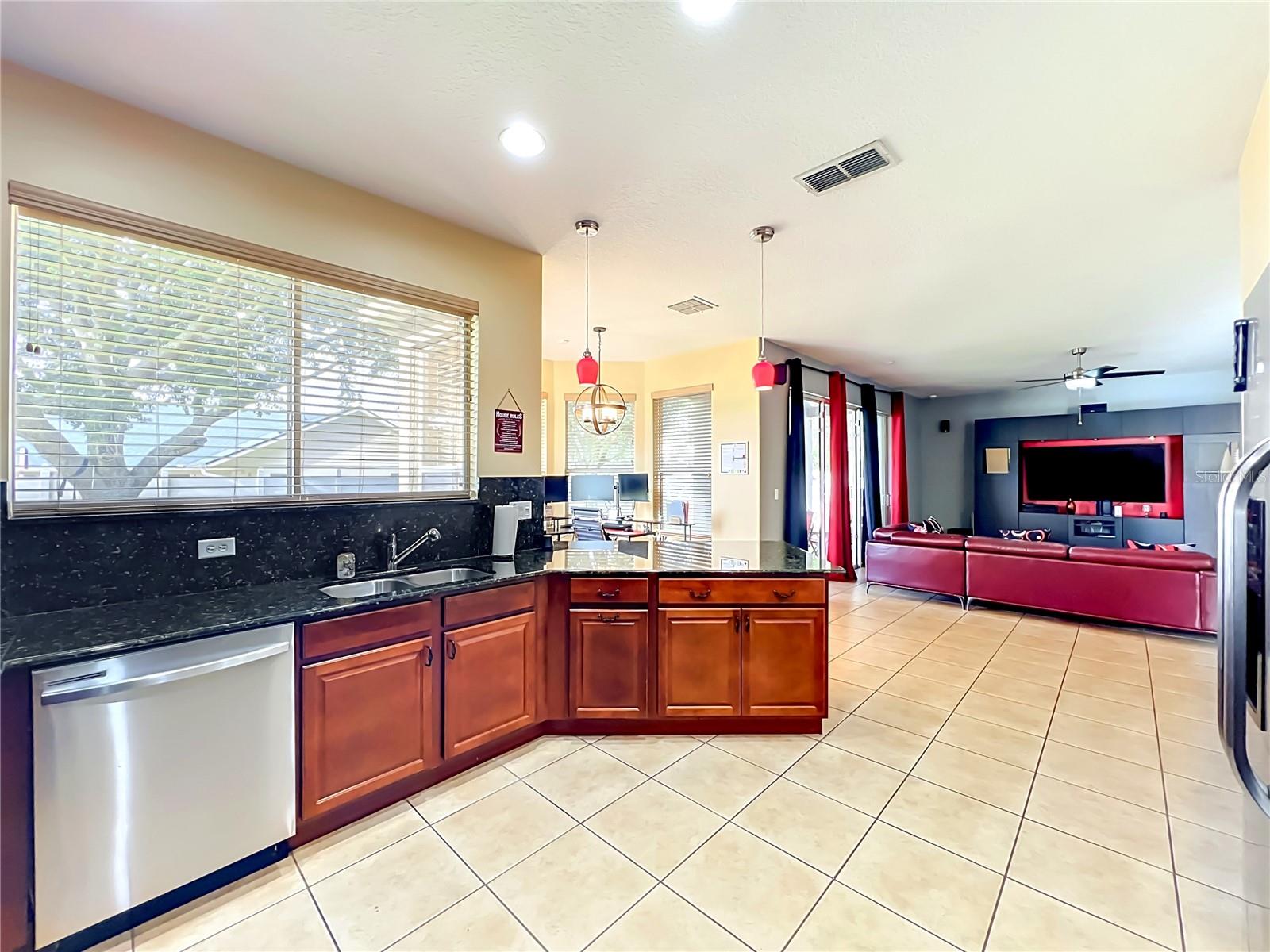 12912 Cloverdale Ln Property Photo 20