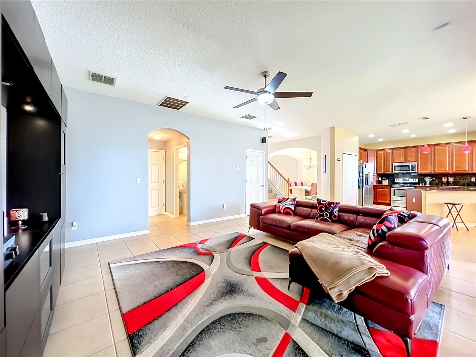 12912 Cloverdale Ln Property Photo 27