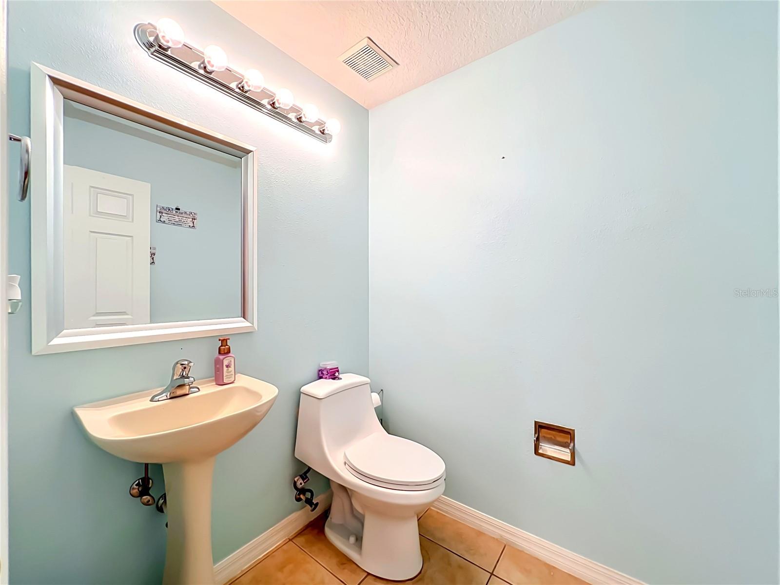 12912 Cloverdale Ln Property Photo 28