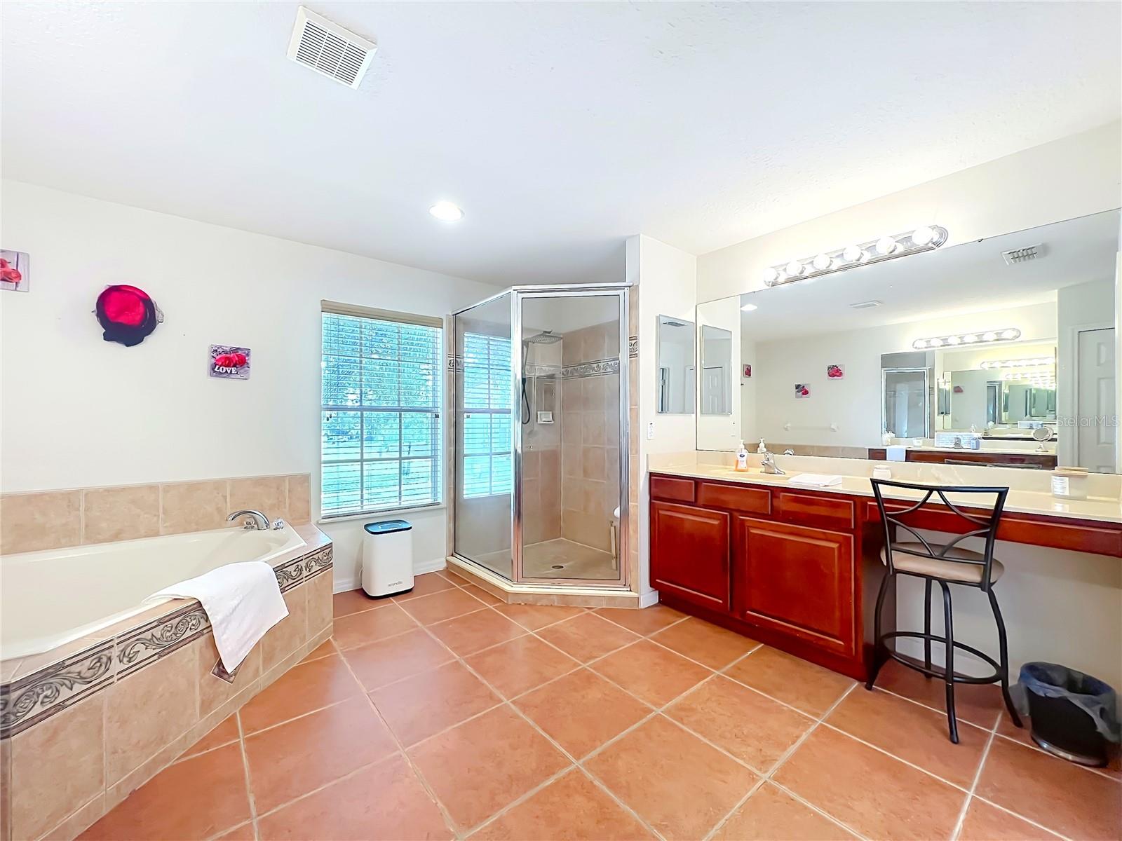 12912 Cloverdale Ln Property Photo 50