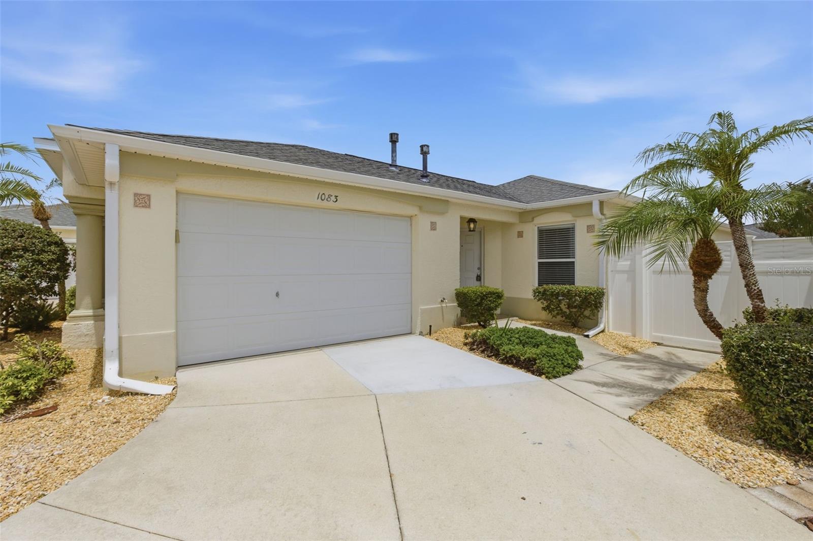 1083 Jackson St Property Photo 1