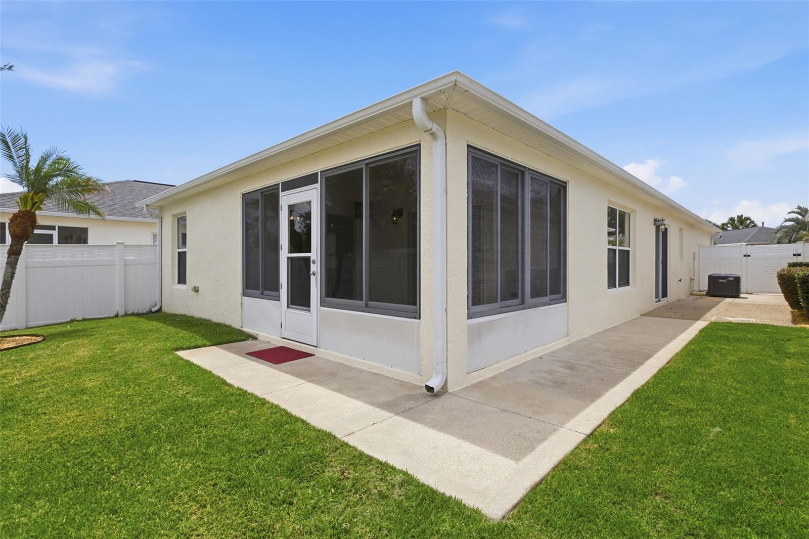 1083 Jackson St Property Photo 24