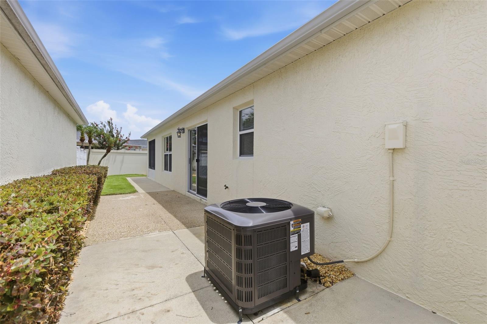 1083 Jackson St Property Photo 27
