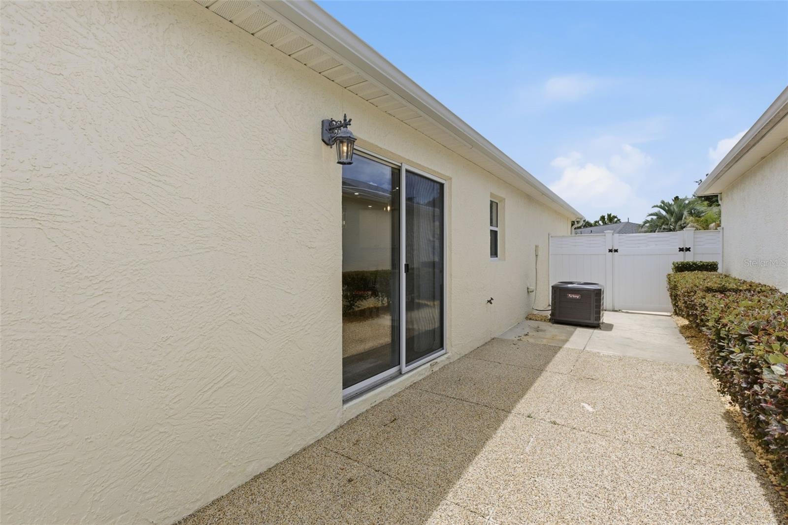 1083 Jackson St Property Photo 28