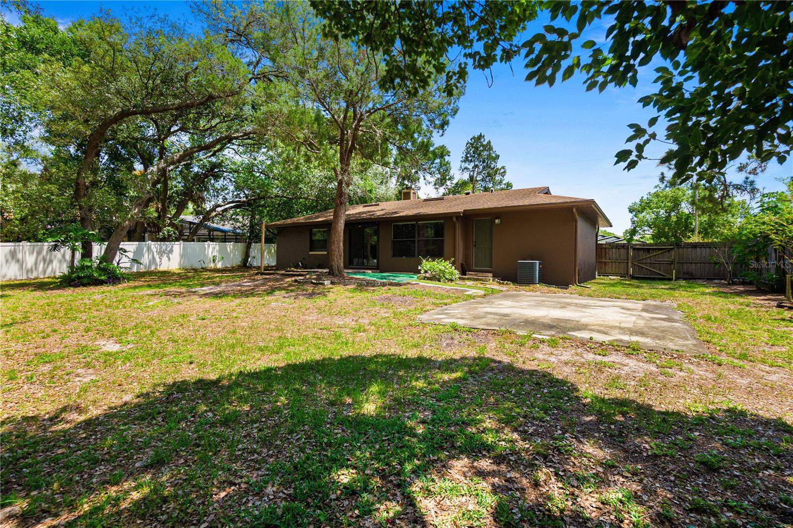214 E Floyd Ave Property Photo 40