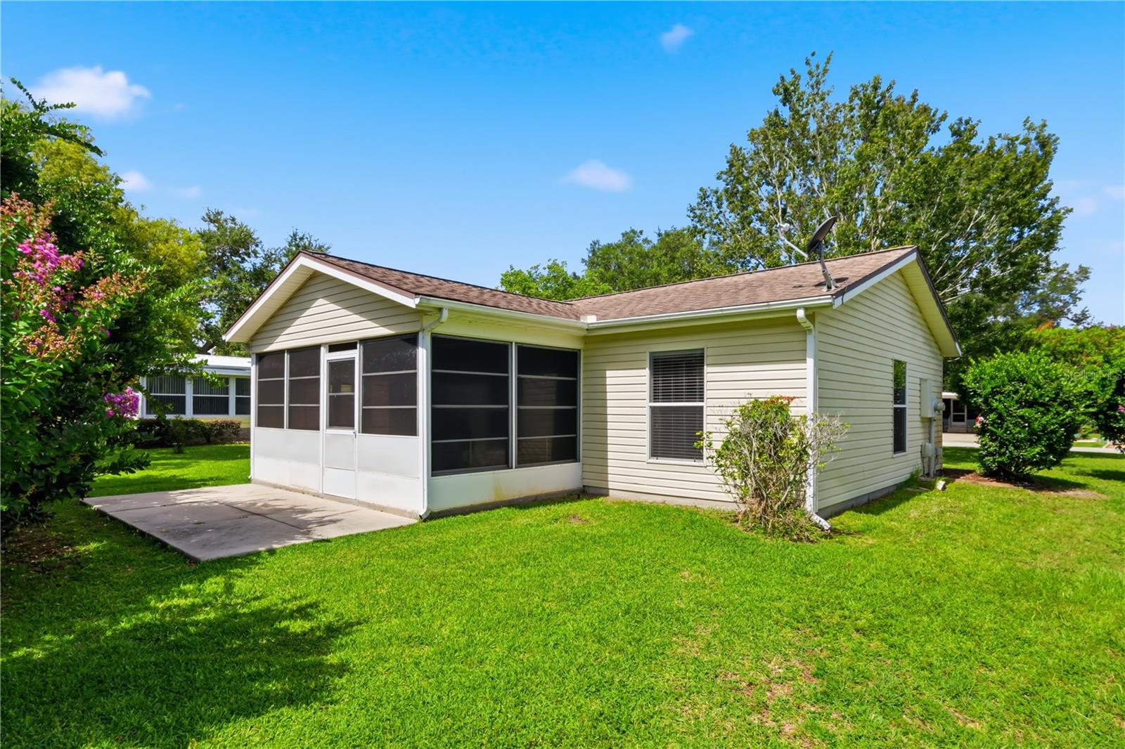25110 Bellevue Property Photo 2
