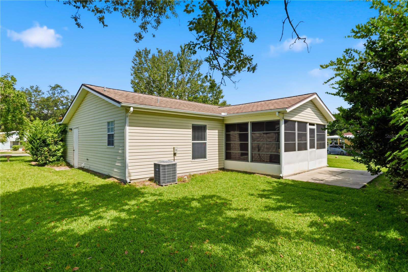 25110 Bellevue Property Photo 4