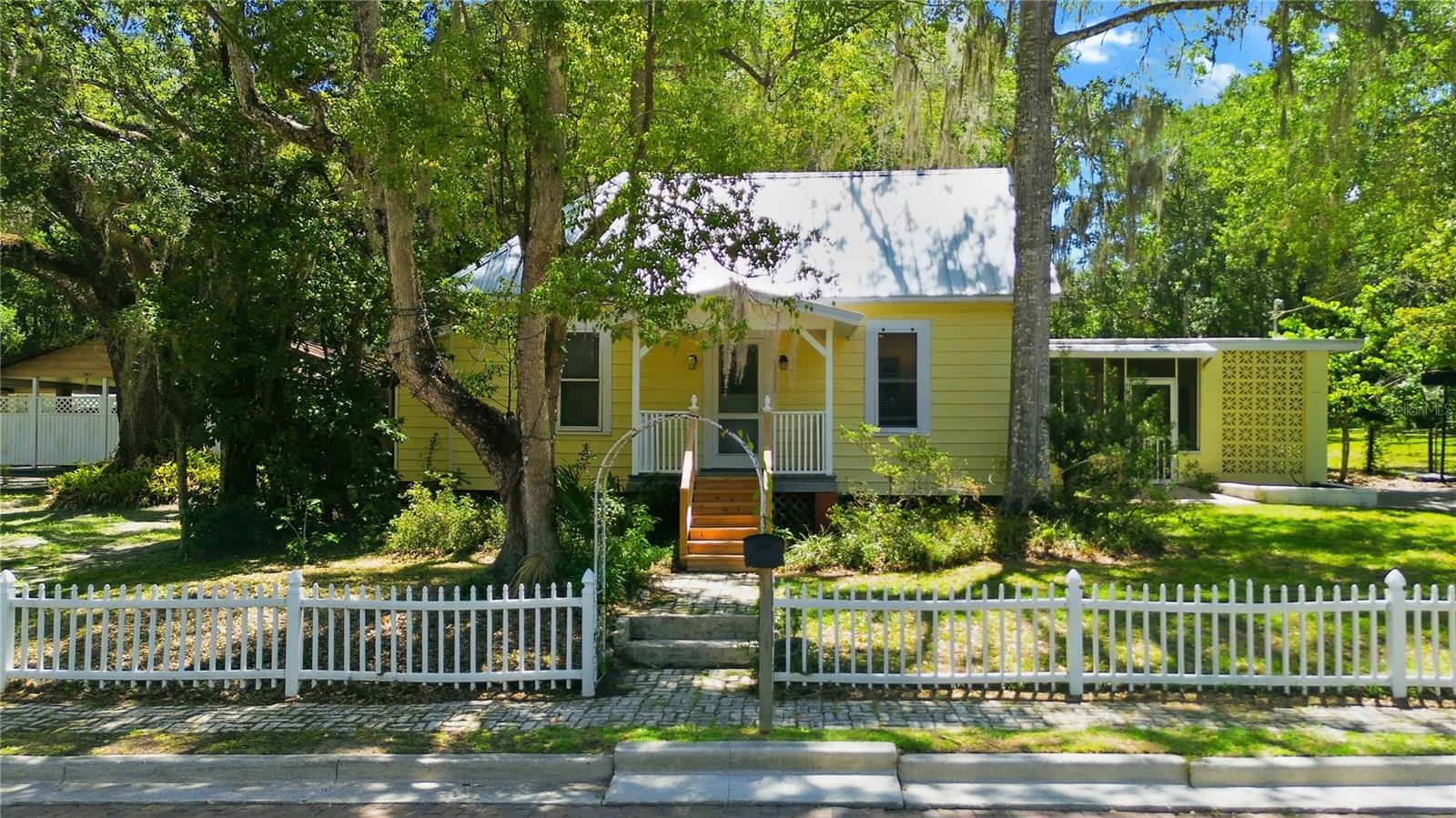 236 Pryor St Property Photo 6