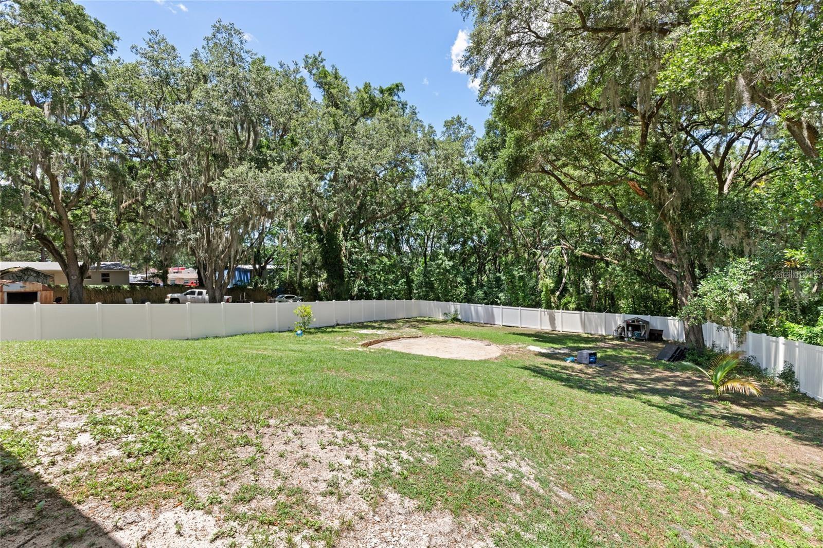 206 E Catawba Property Photo 4