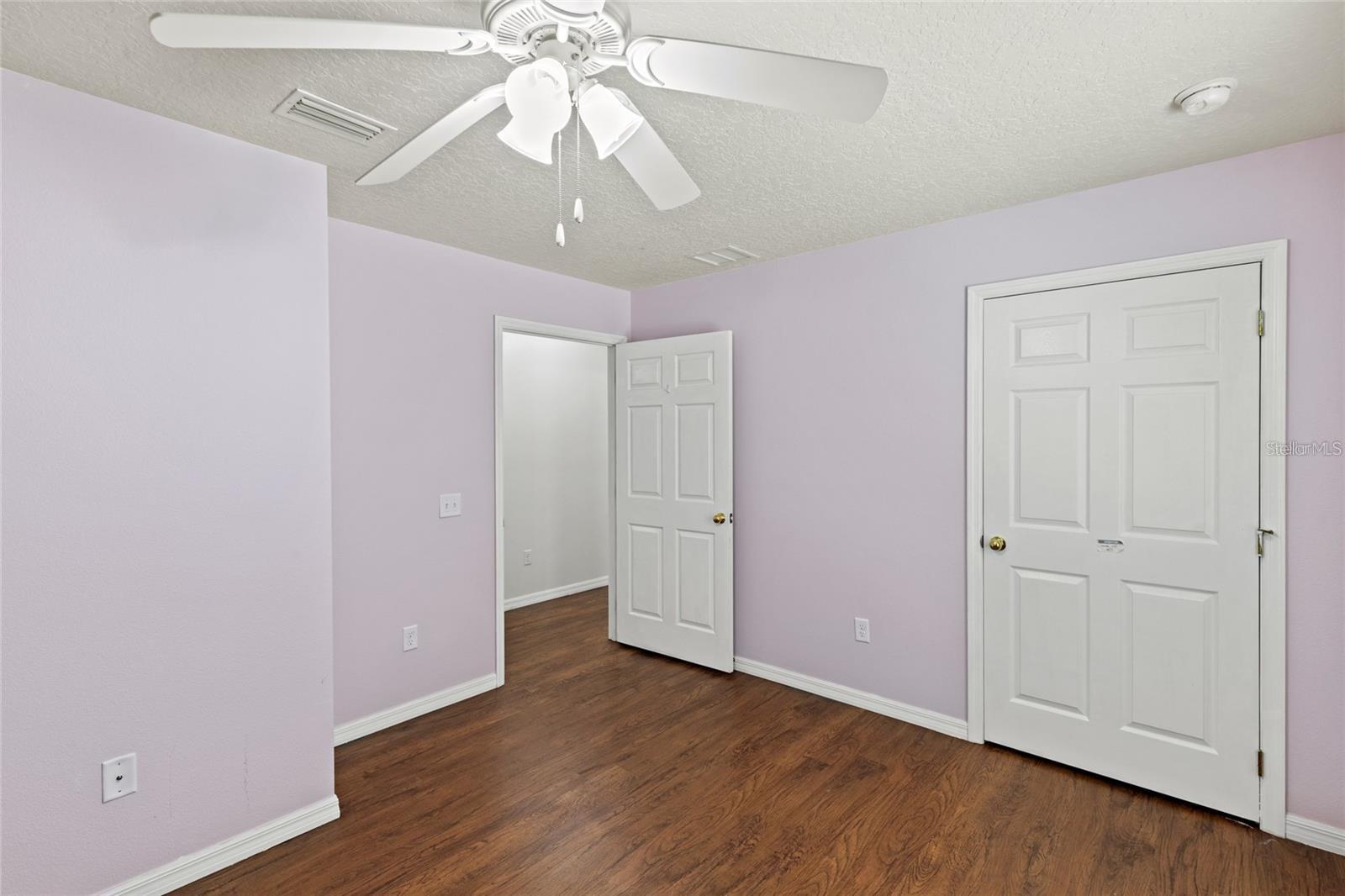 206 E Catawba Property Photo 5