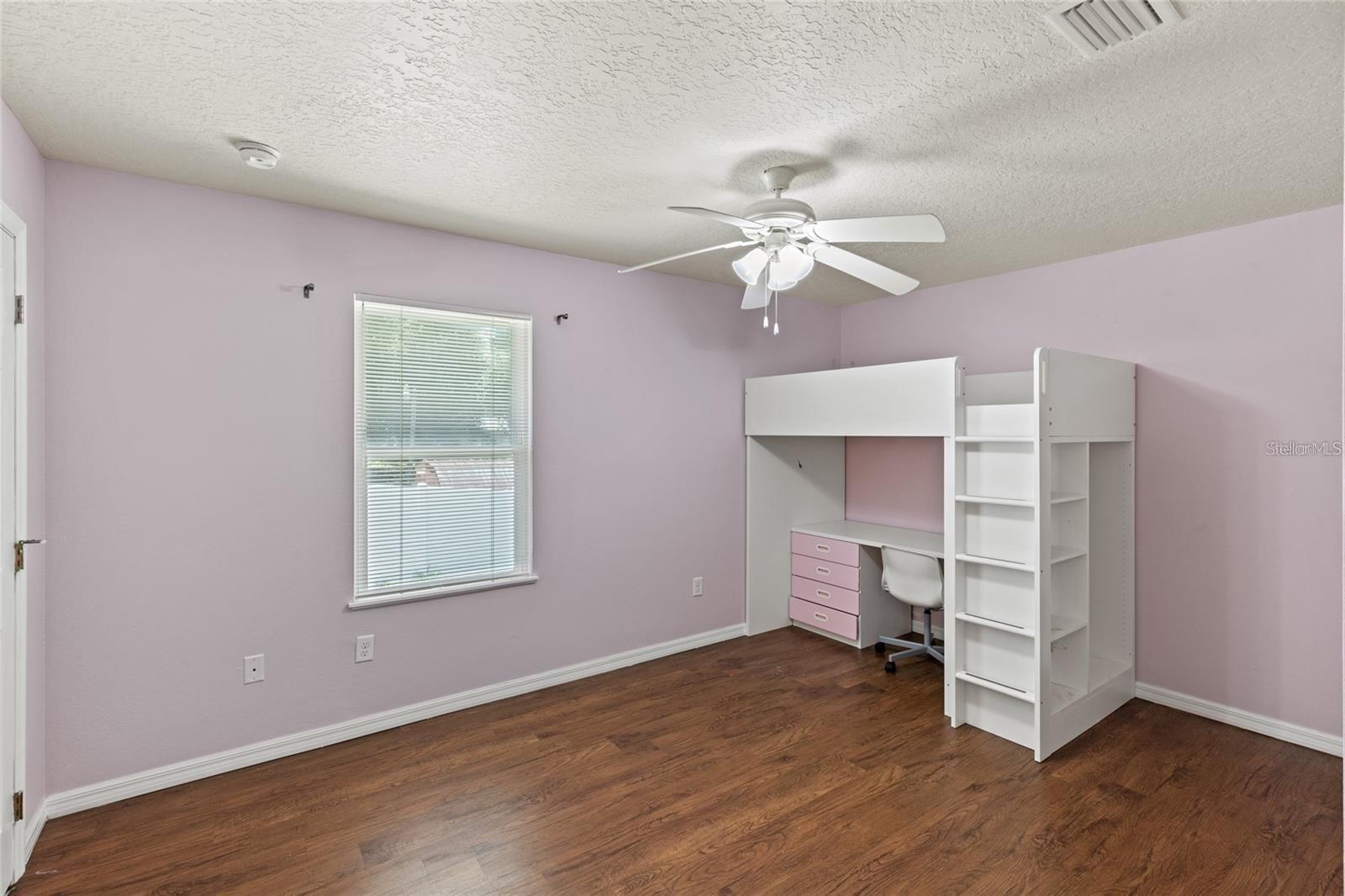 206 E Catawba Property Photo 6