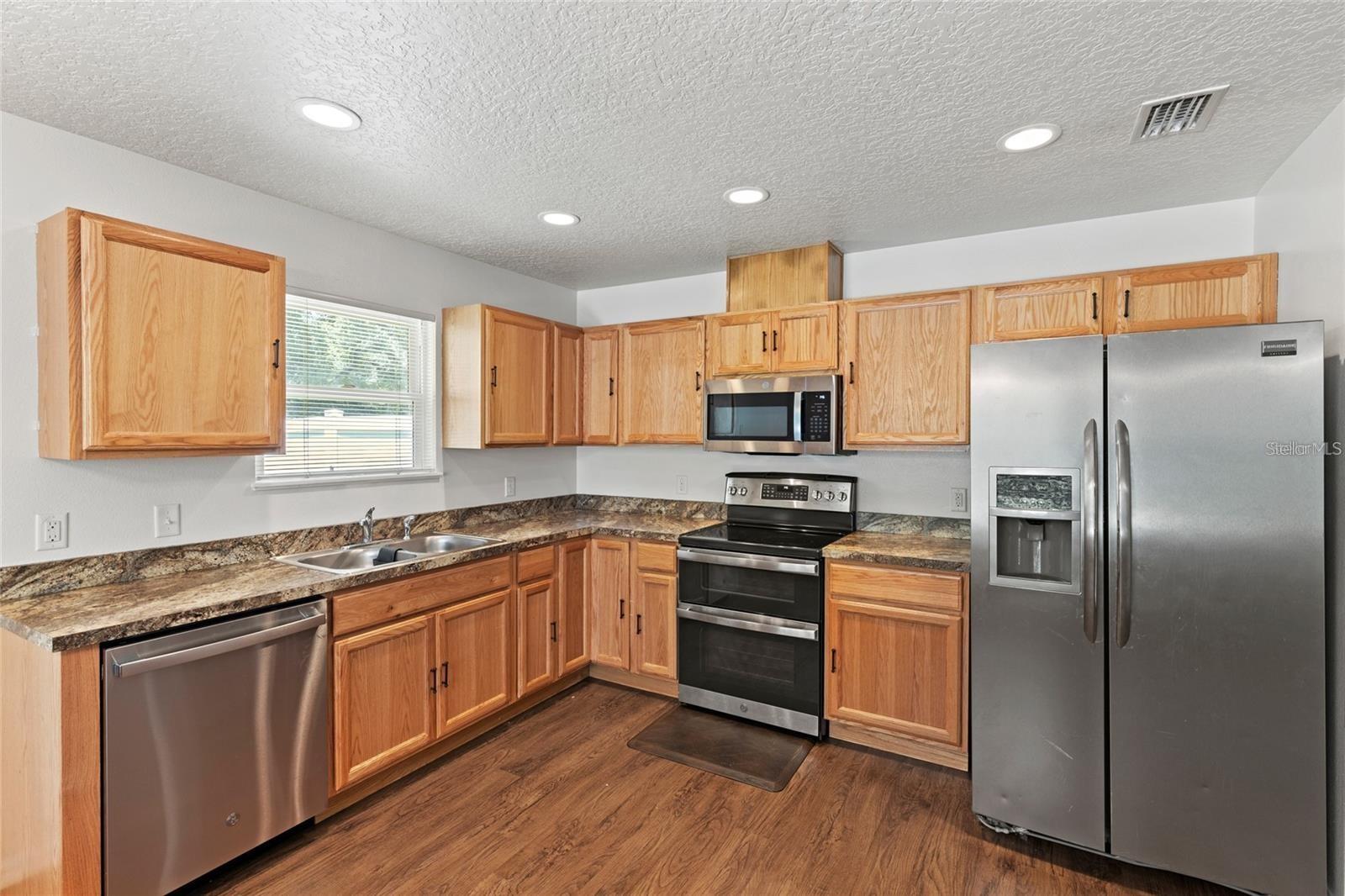 206 E Catawba Property Photo 15