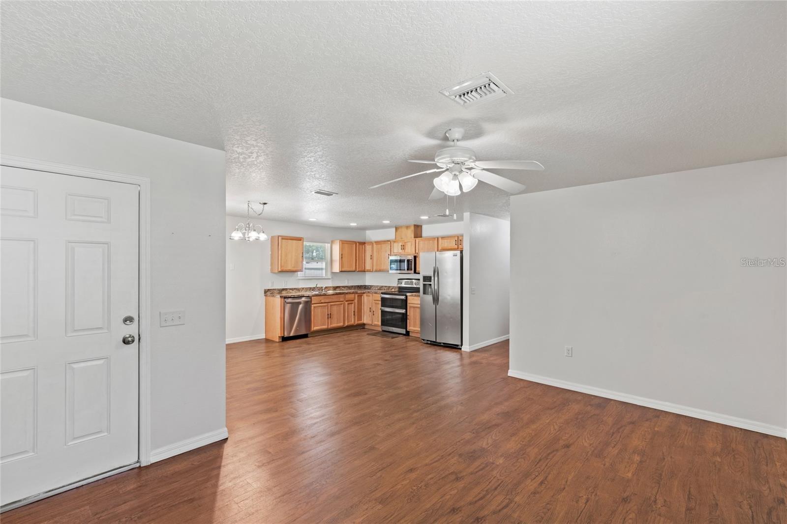 206 E Catawba Property Photo 18