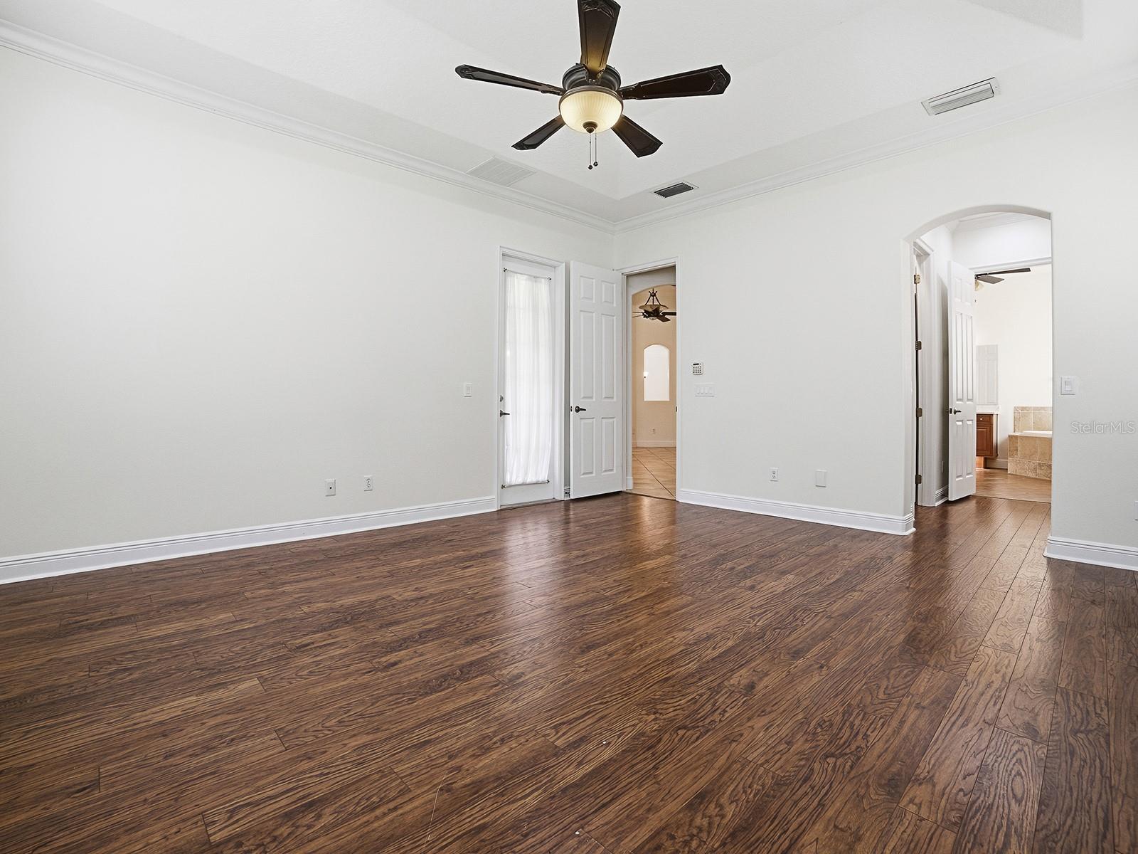 1404 Caring Ct Property Photo 11