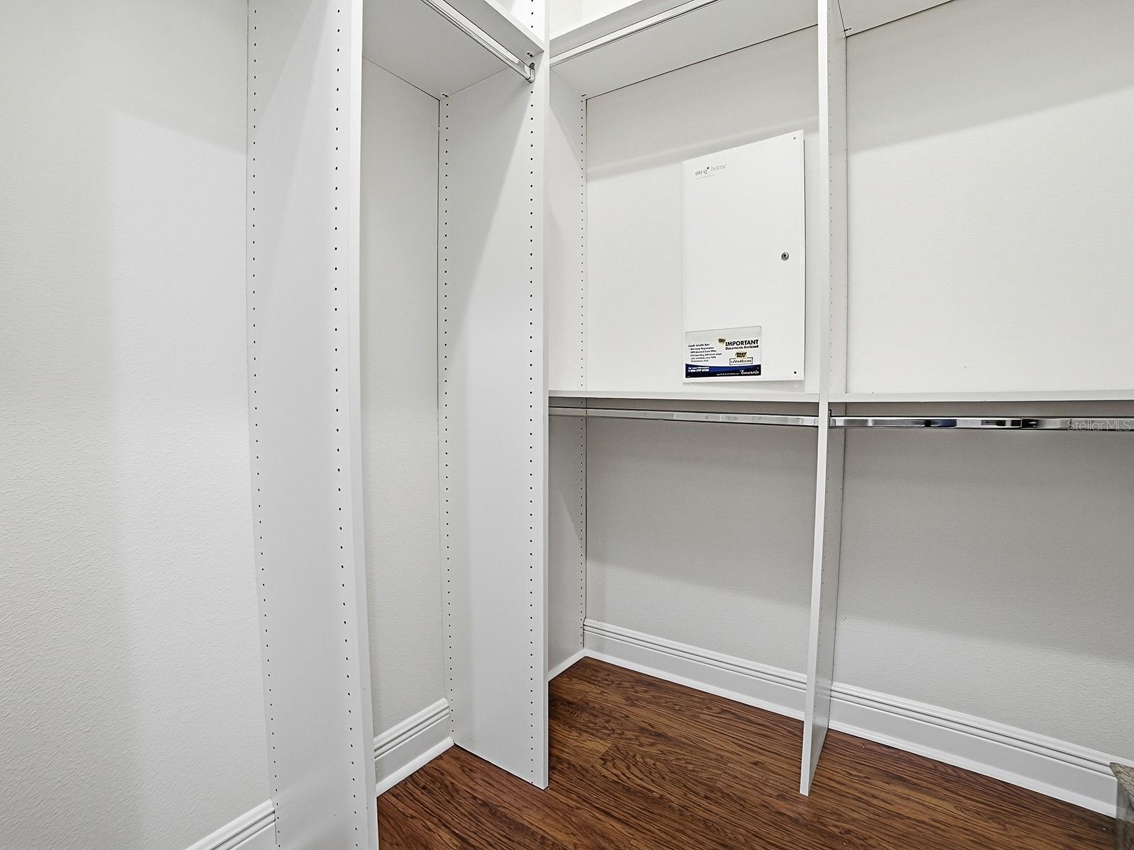 1404 Caring Ct Property Photo 12