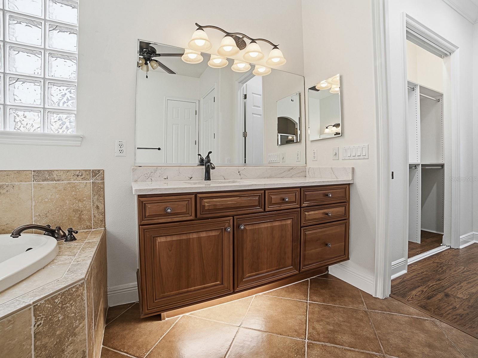 1404 Caring Ct Property Photo 15