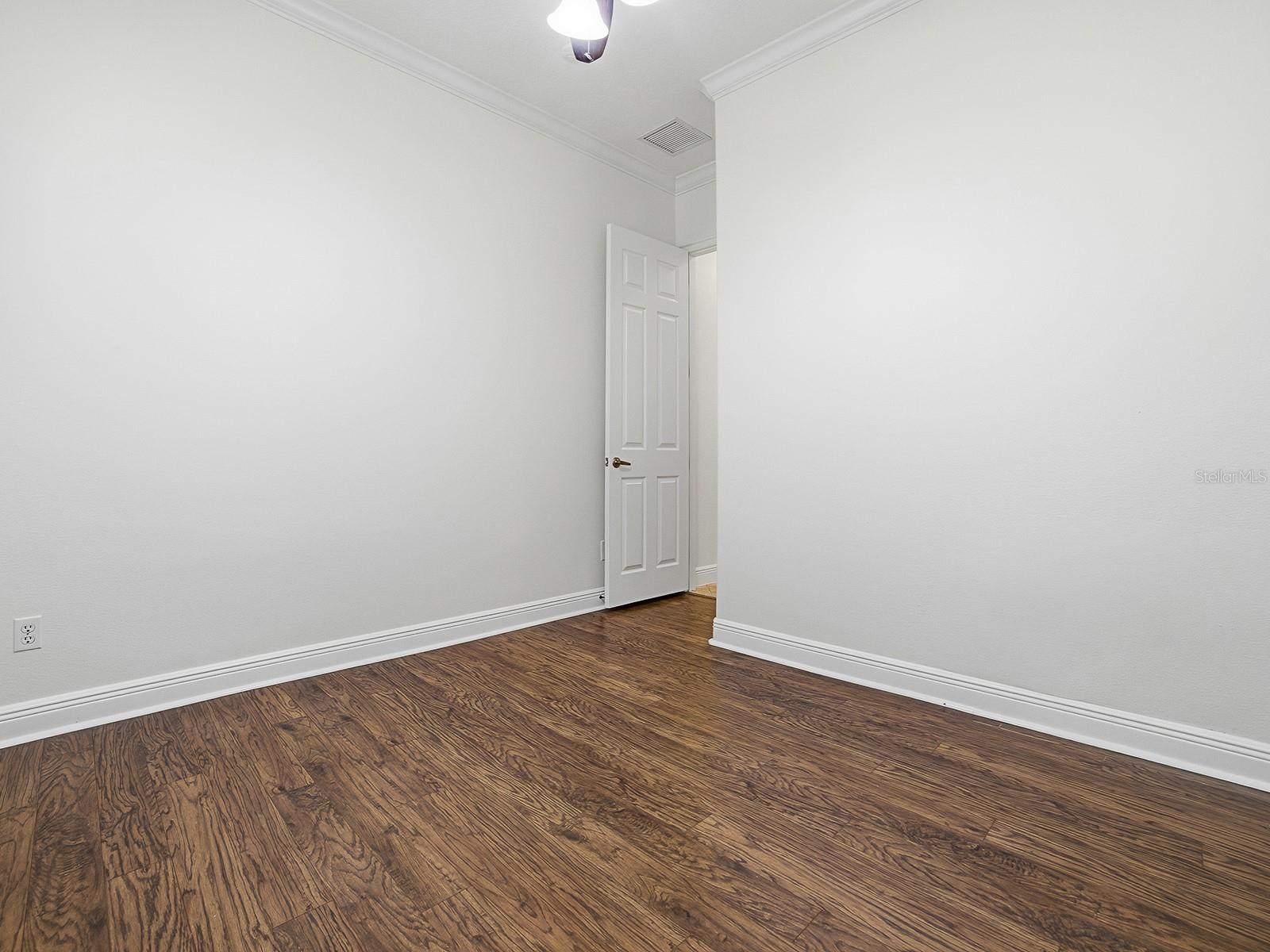 1404 Caring Ct Property Photo 17