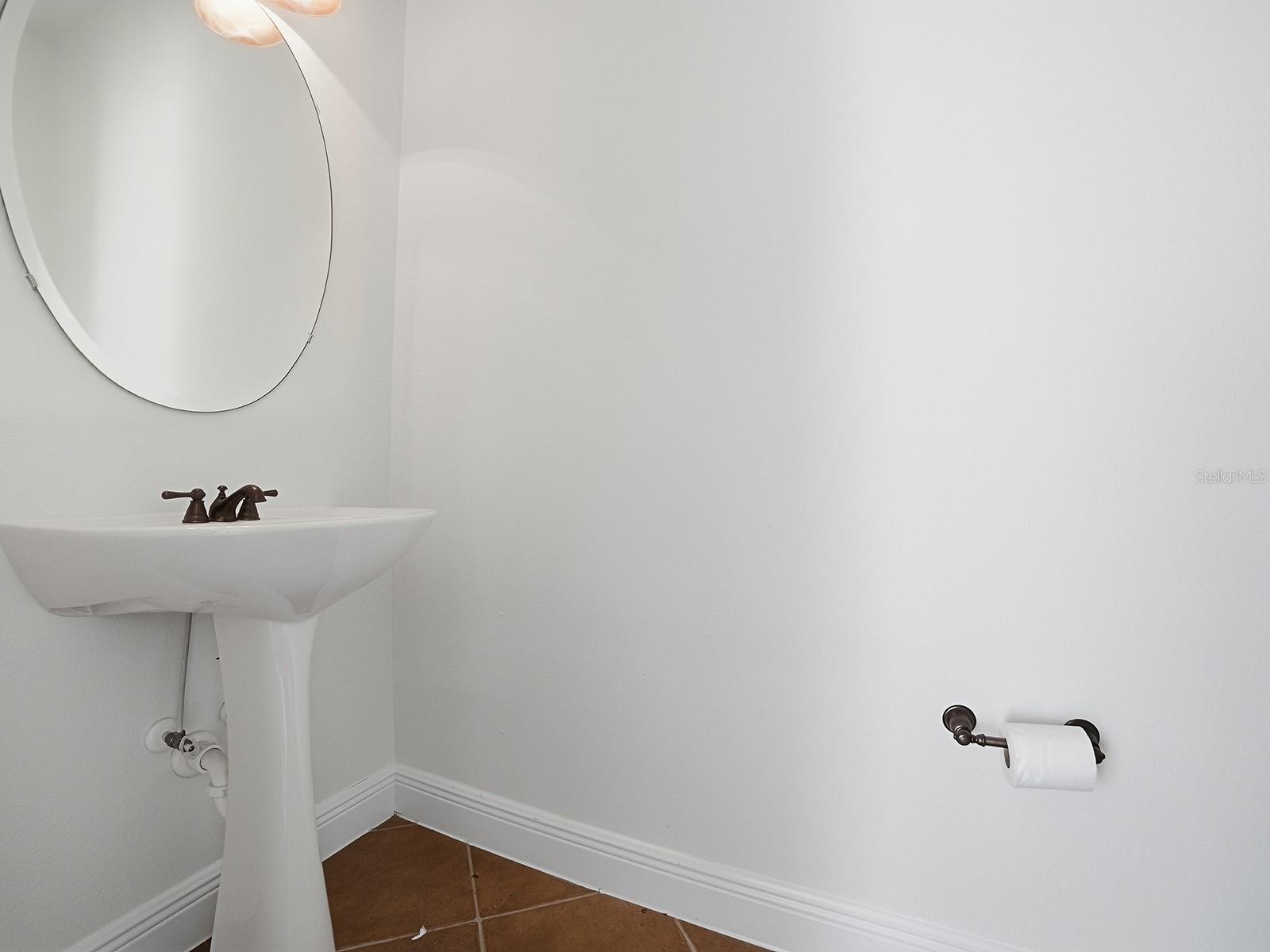 1404 Caring Ct Property Photo 23