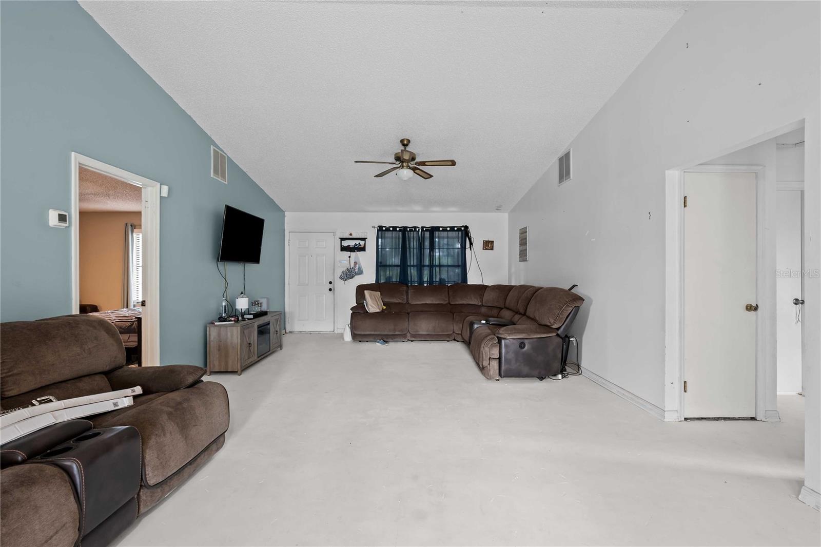 348 Cr 542e Property Photo 7
