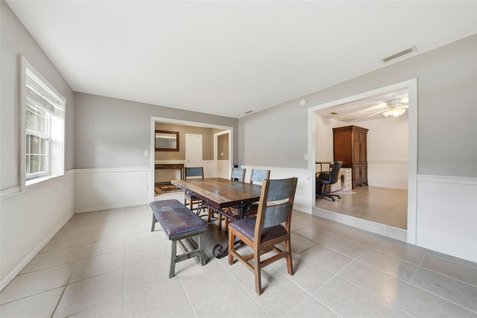 112 E Gardenia St Property Photo 6