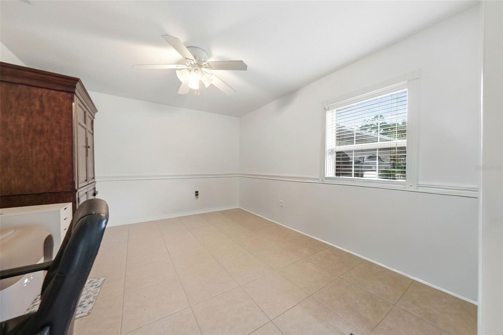 112 E Gardenia St Property Photo 8